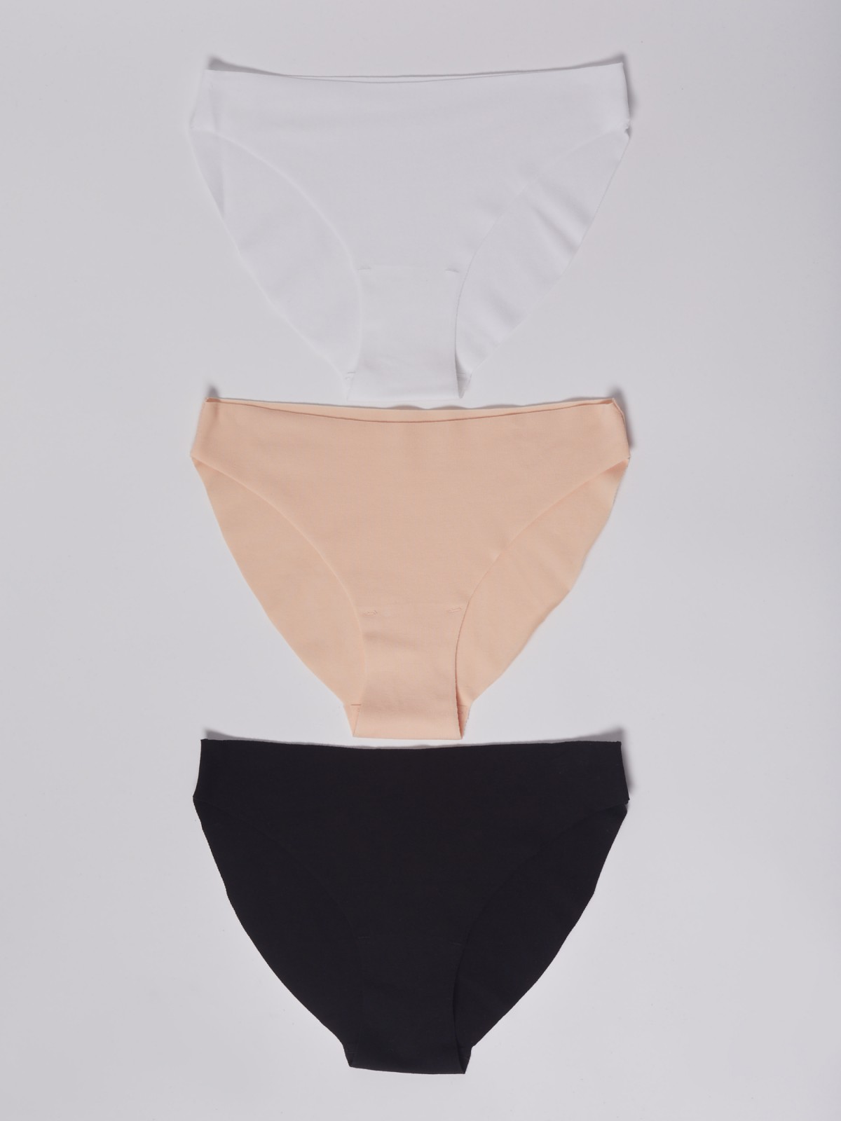 Набор бесшовных трусов (3 шт. в комплекте)