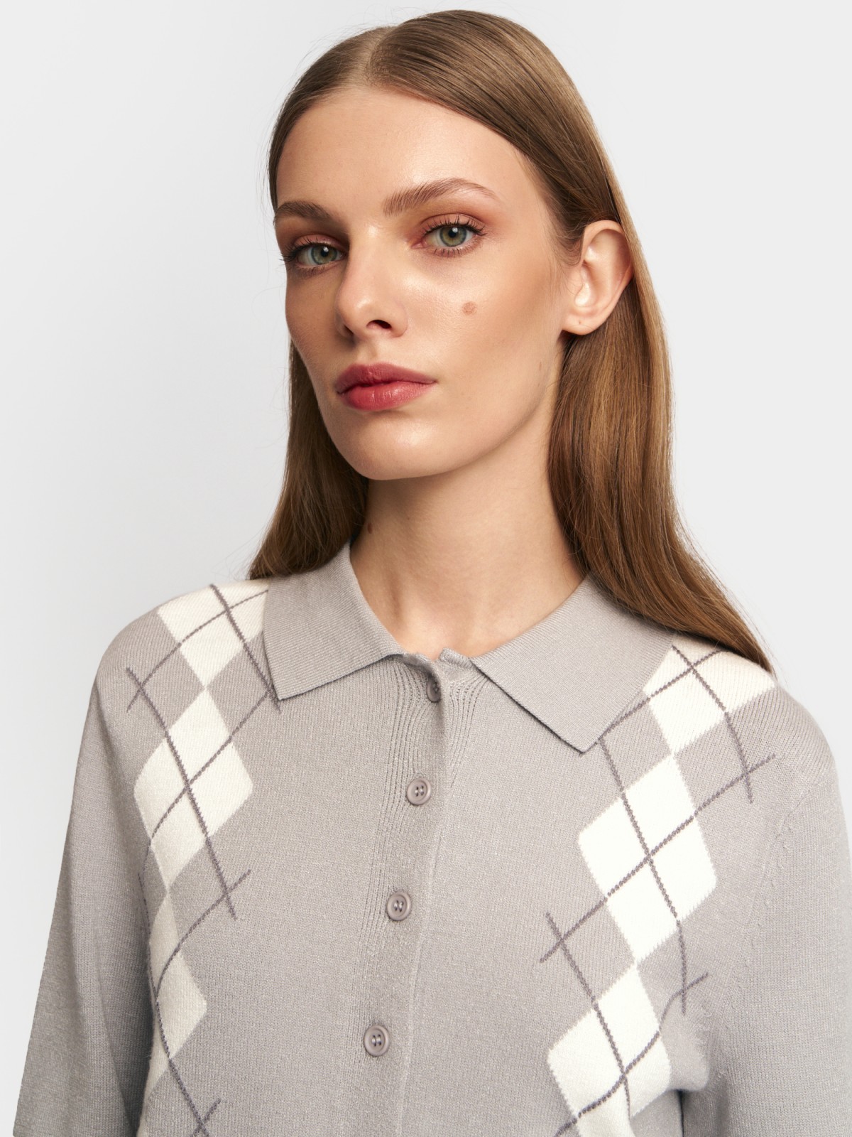 Короткий кардиган с узором на пуговицах