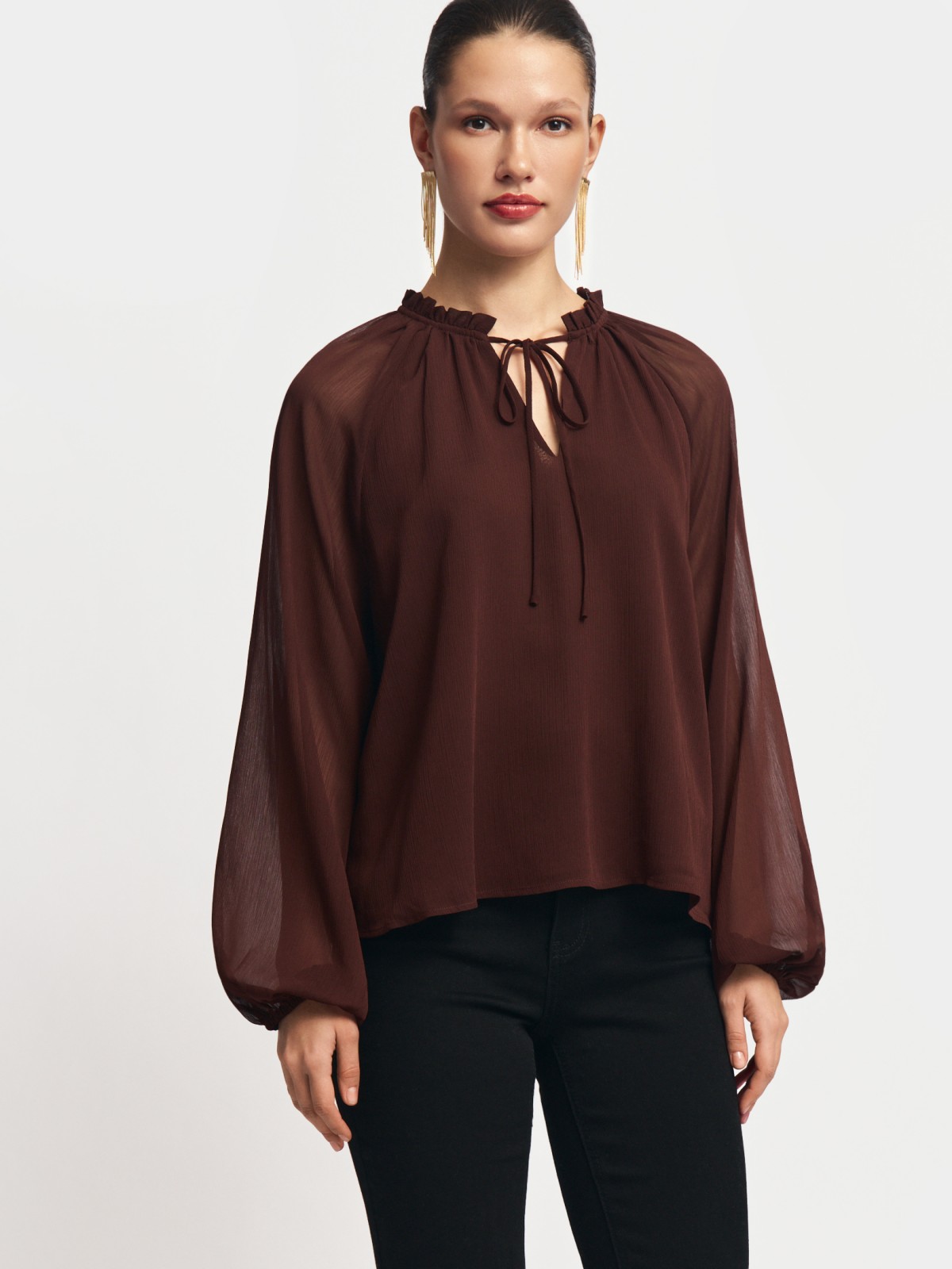 Блузка из шифона с завязками 
