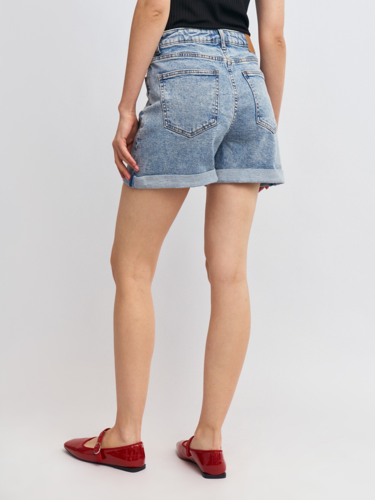 Джинсовые мини шорты Mom с отворотами