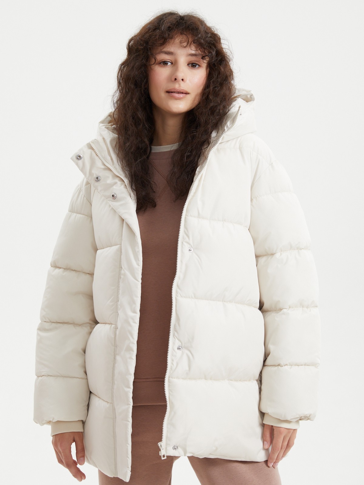 Короткая стёганая куртка с капюшоном