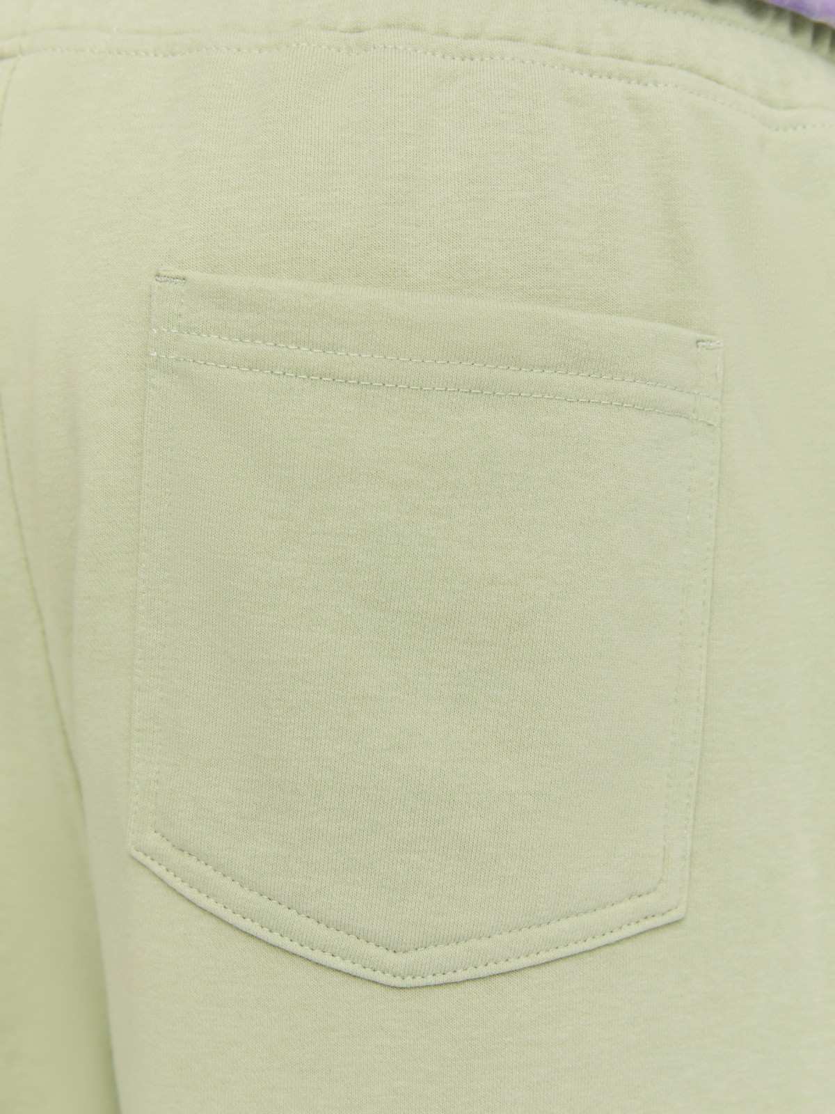 Трикотажные шорты на резинке