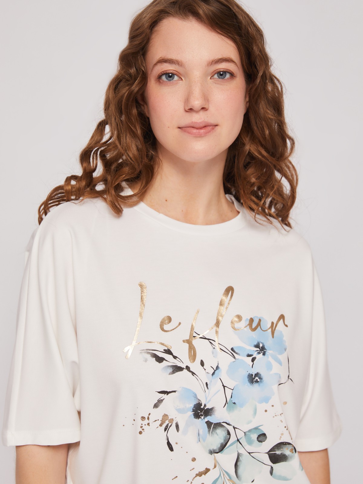 Блузка-футболка с коротким рукавом и цветочным принтом zolla 024213210111, размер M - фото 5