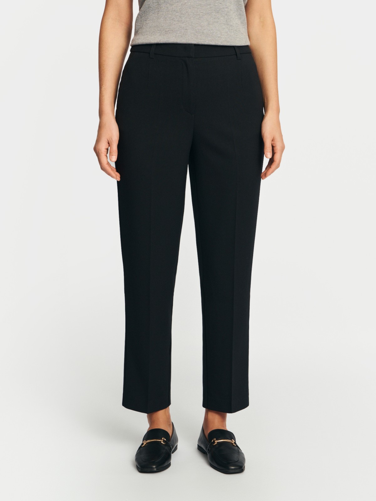 Офисные брюки силуэта Slim