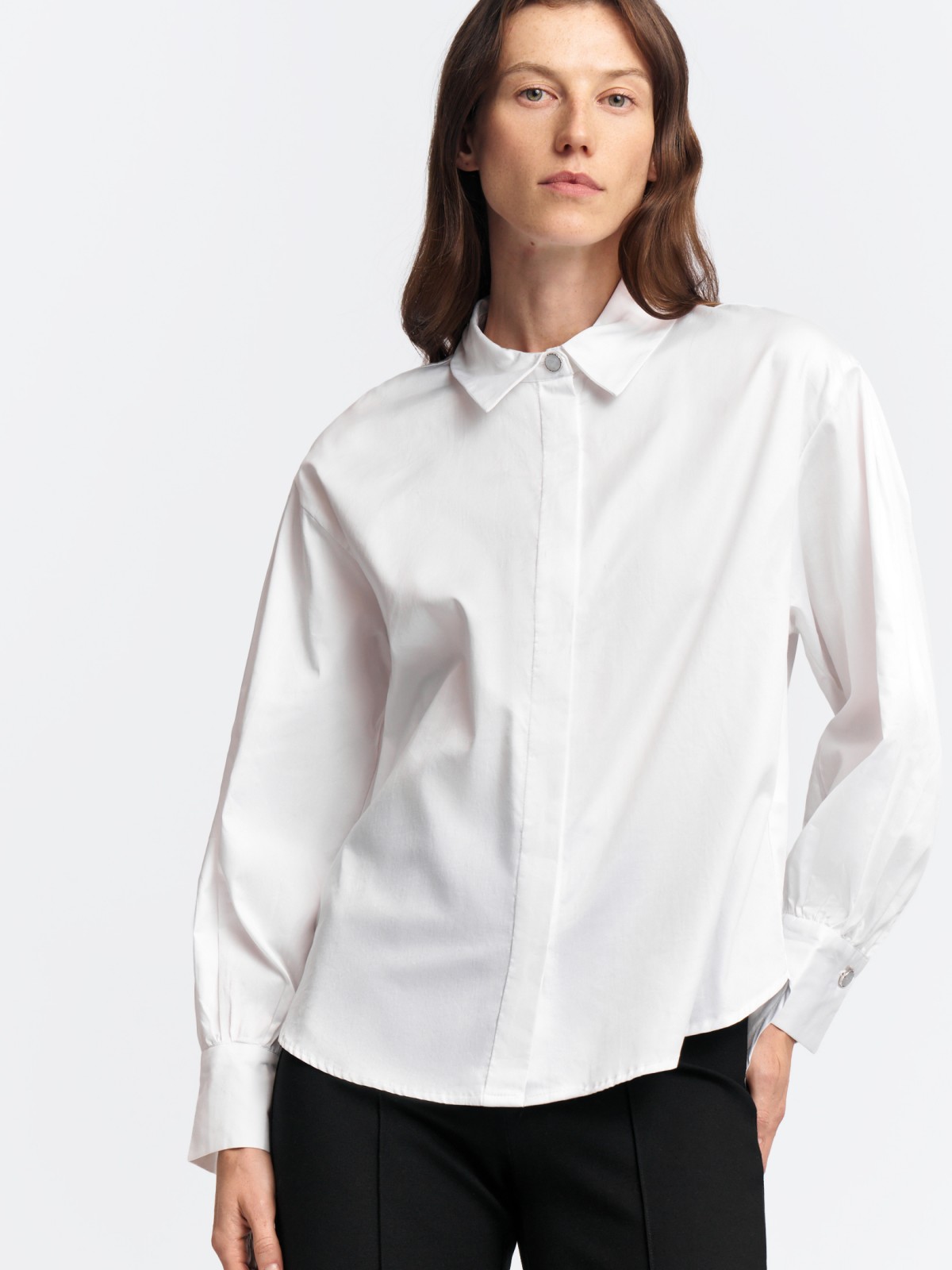 Офисная рубашка оверсайз силуэта из хлопка