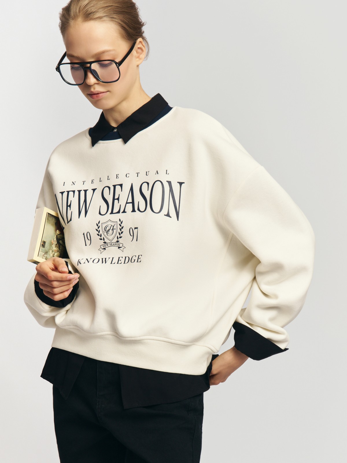 Утеплённый свитшот с принтом