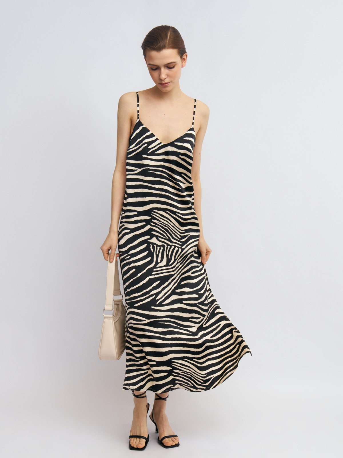 Атласное платье-комбинация миди на бретельках