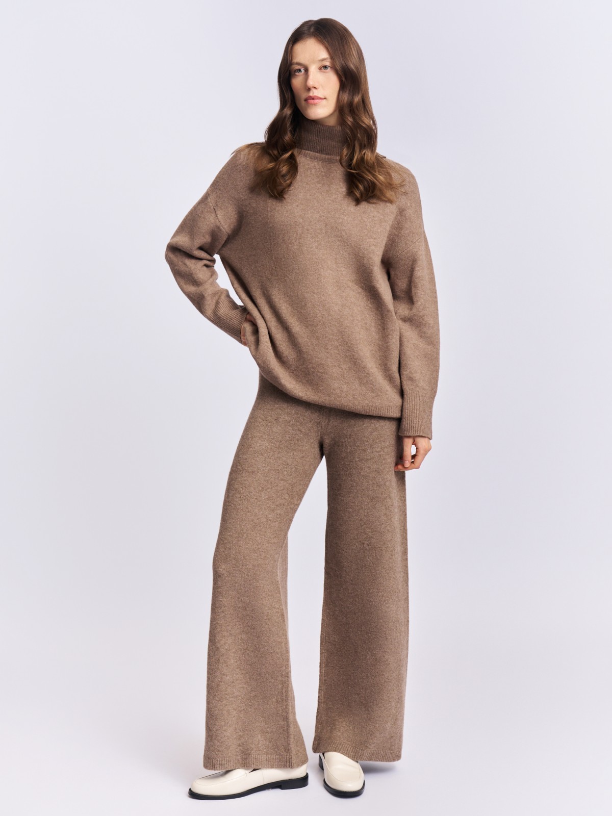 Длинный вязаный свитер с шерстью