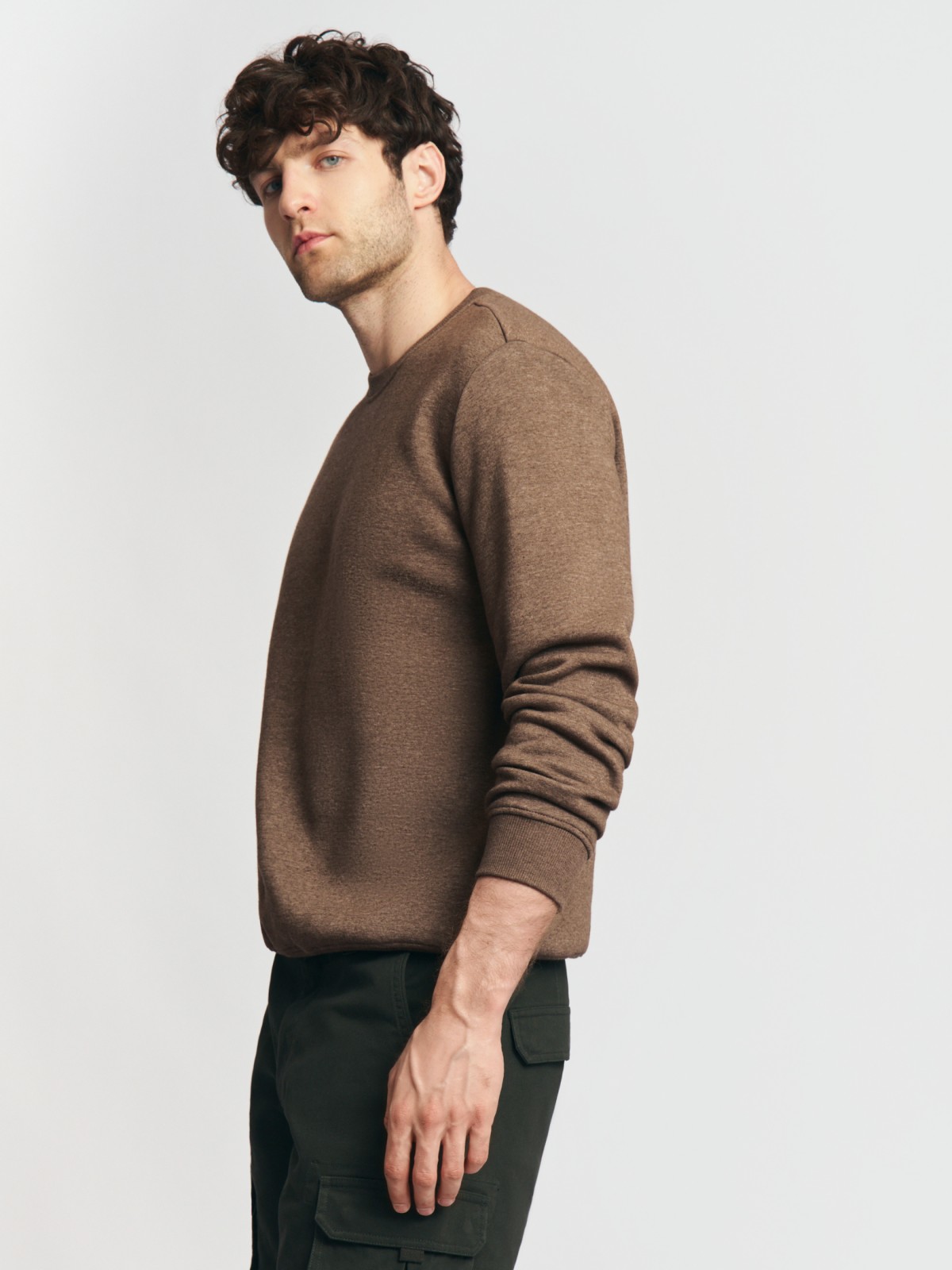 Утеплённый свитшот прямого кроя с длинным рукавом