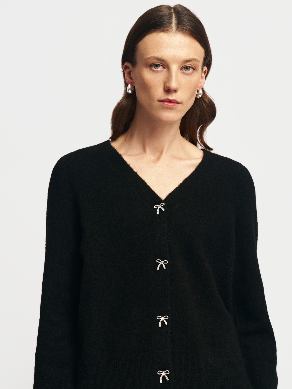 Вязаный короткий кардиган на пуговицах