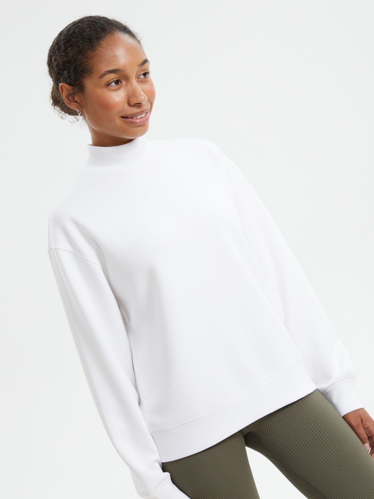 Свитшот с воротником-стойкой