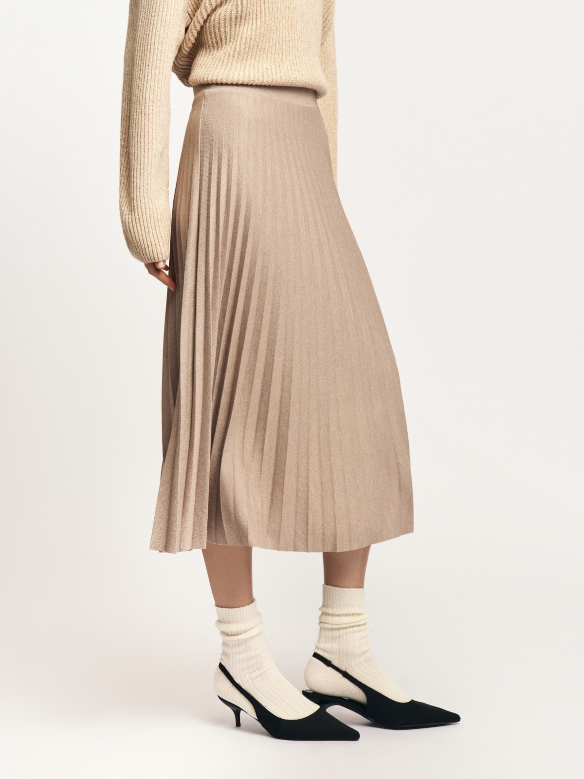 Юбка плиссе на резинке в длине миди