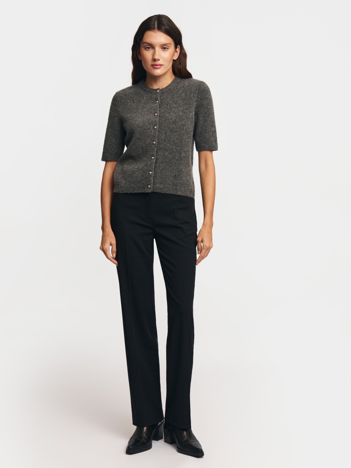 Брюки прямого силуэта со стрелками 2199₽