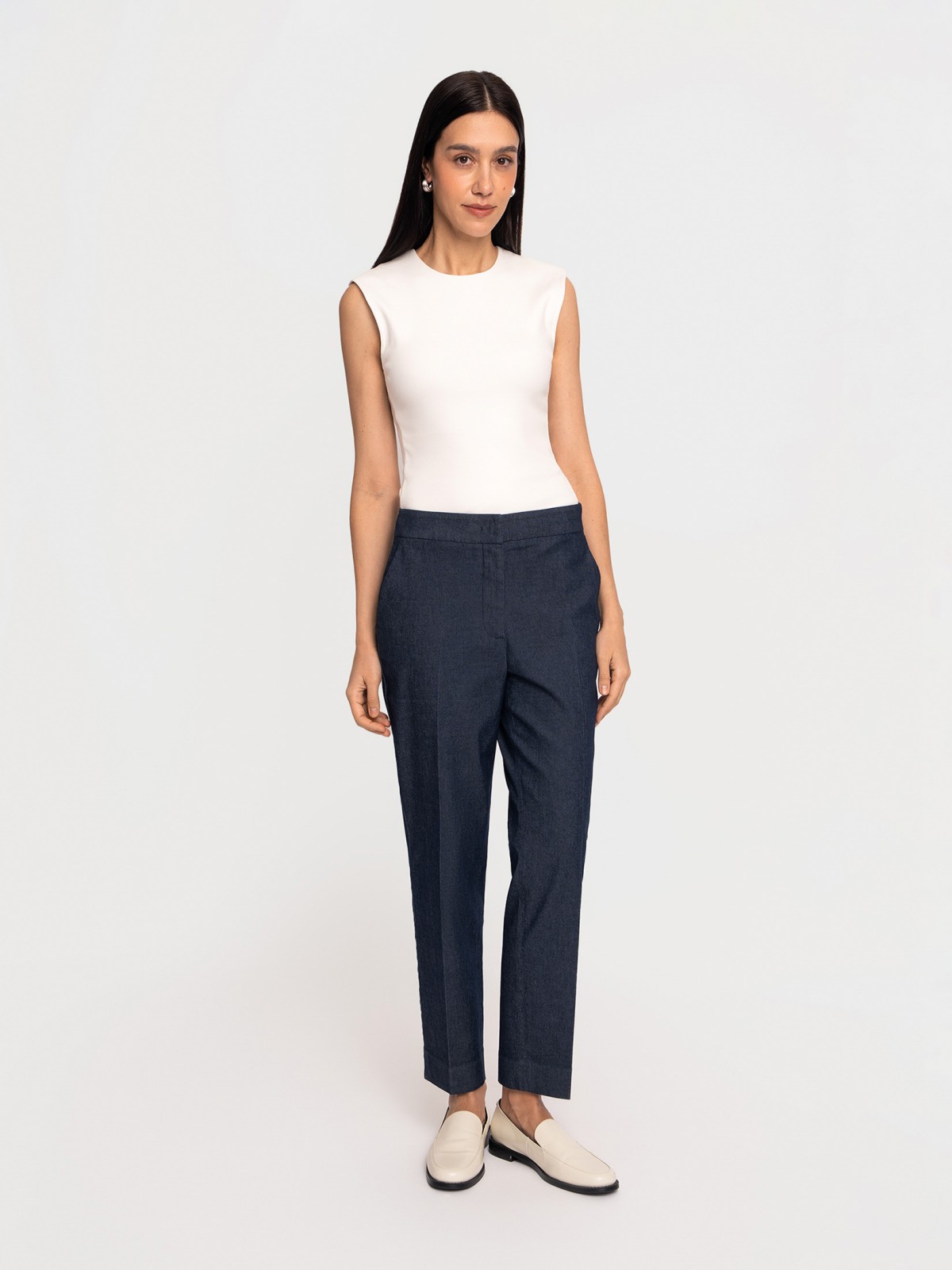 Офисные брюки силуэта Slim на резинке