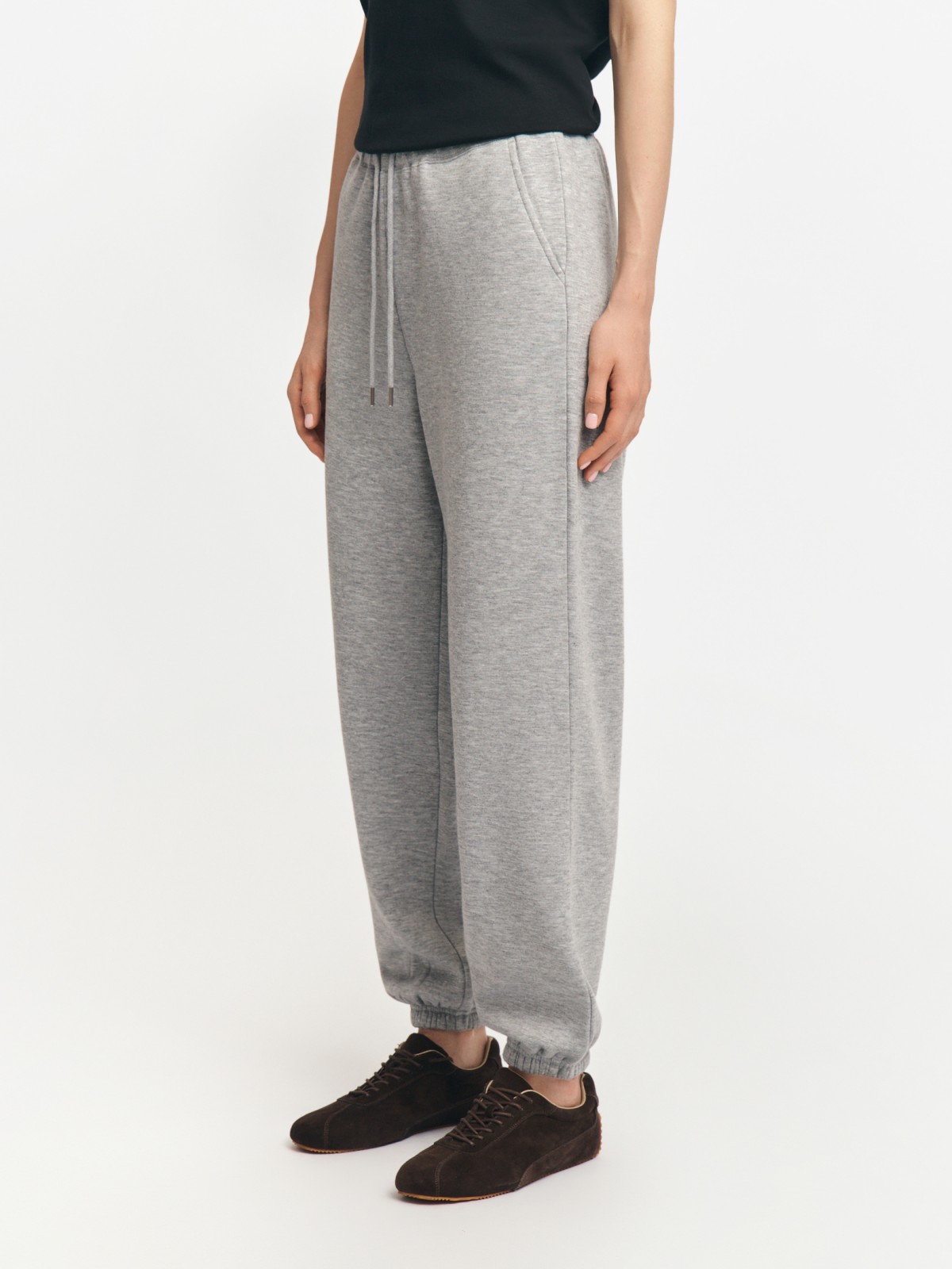 Утеплённые брюки-джоггеры на резинке с экомехом