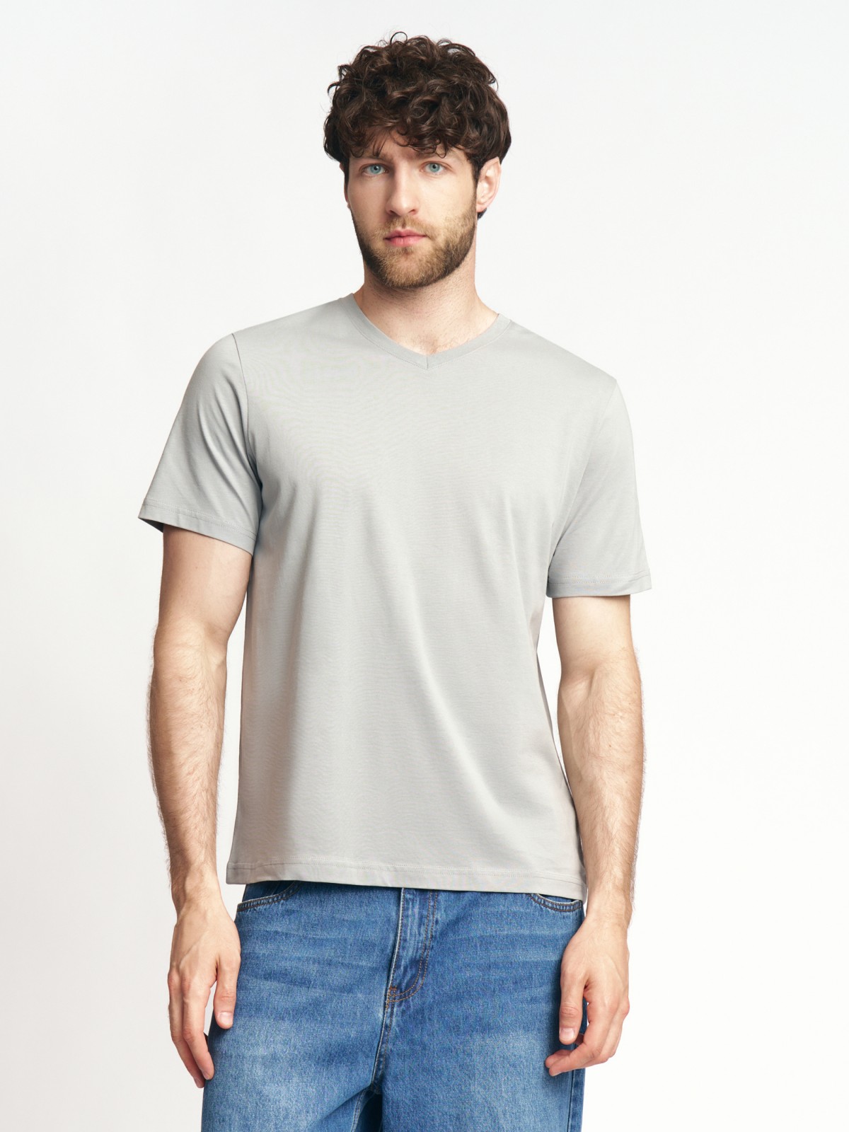 Футболка из хлопка с треугольным вырезом