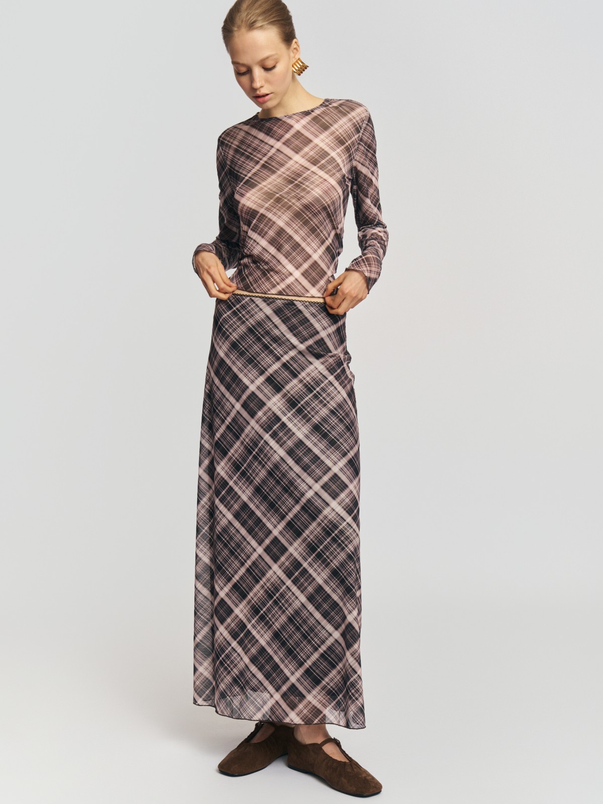 Трикотажный лонгслив из сетки в клетку