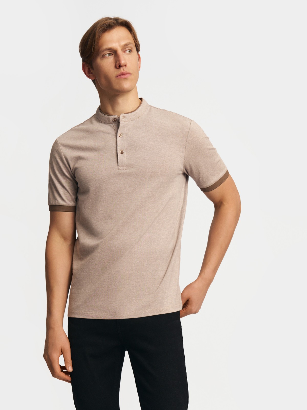 Футболка поло с воротником-стойкой