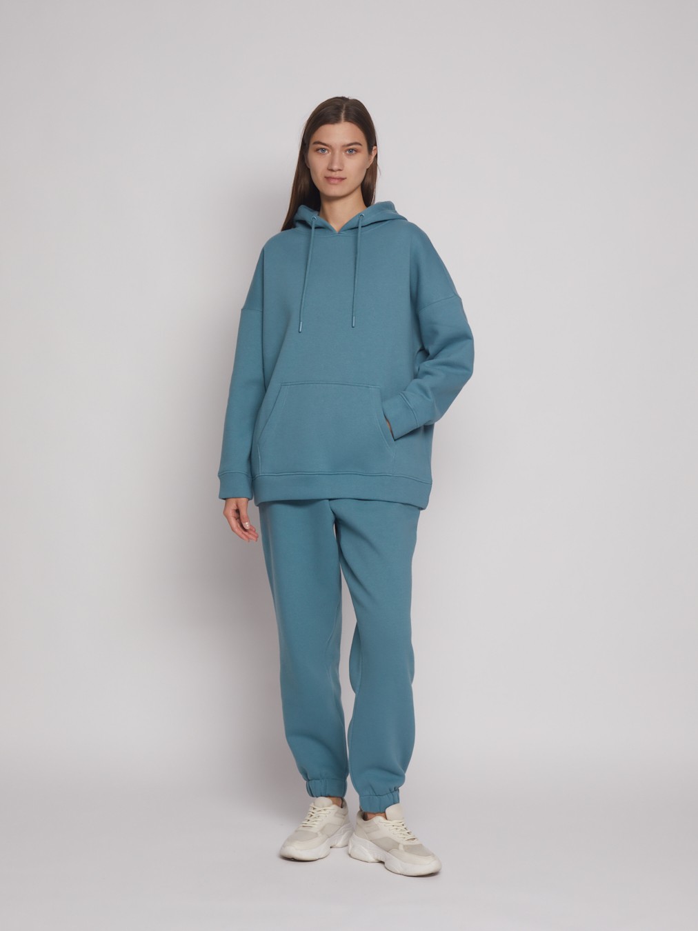 Утеплённый оверсайз худи с капюшоном