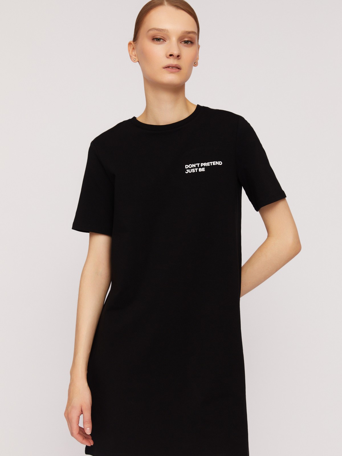 Платье-футболка из хлопка с коротким рукавом и принтом-надписью zolla N24218192022, цвет черный, размер XS - фото 3