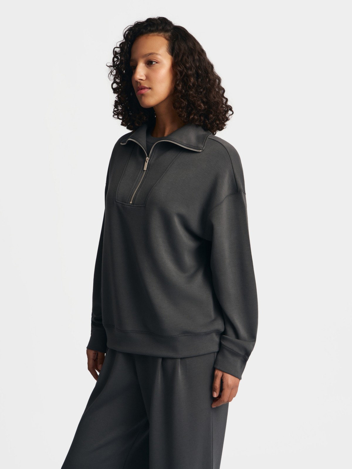 Свитшот с воротником-стойкой на молнии