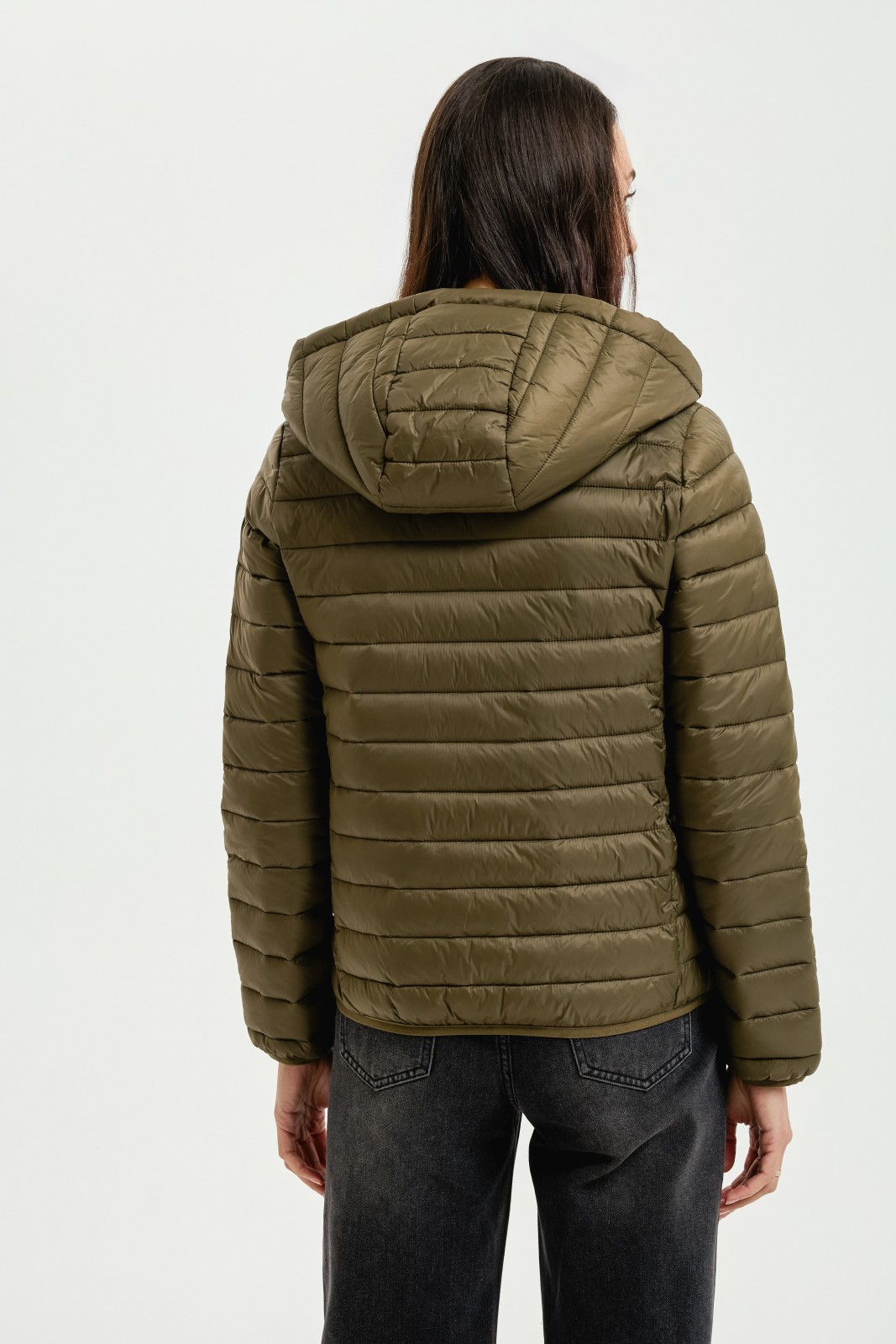 Тёплая стёганая куртка с капюшоном