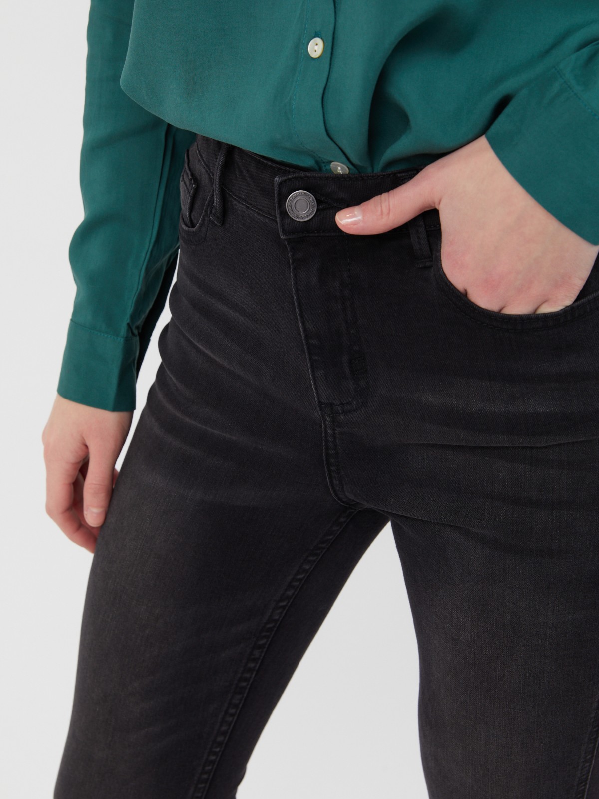 Джинсы силуэта Skinny
