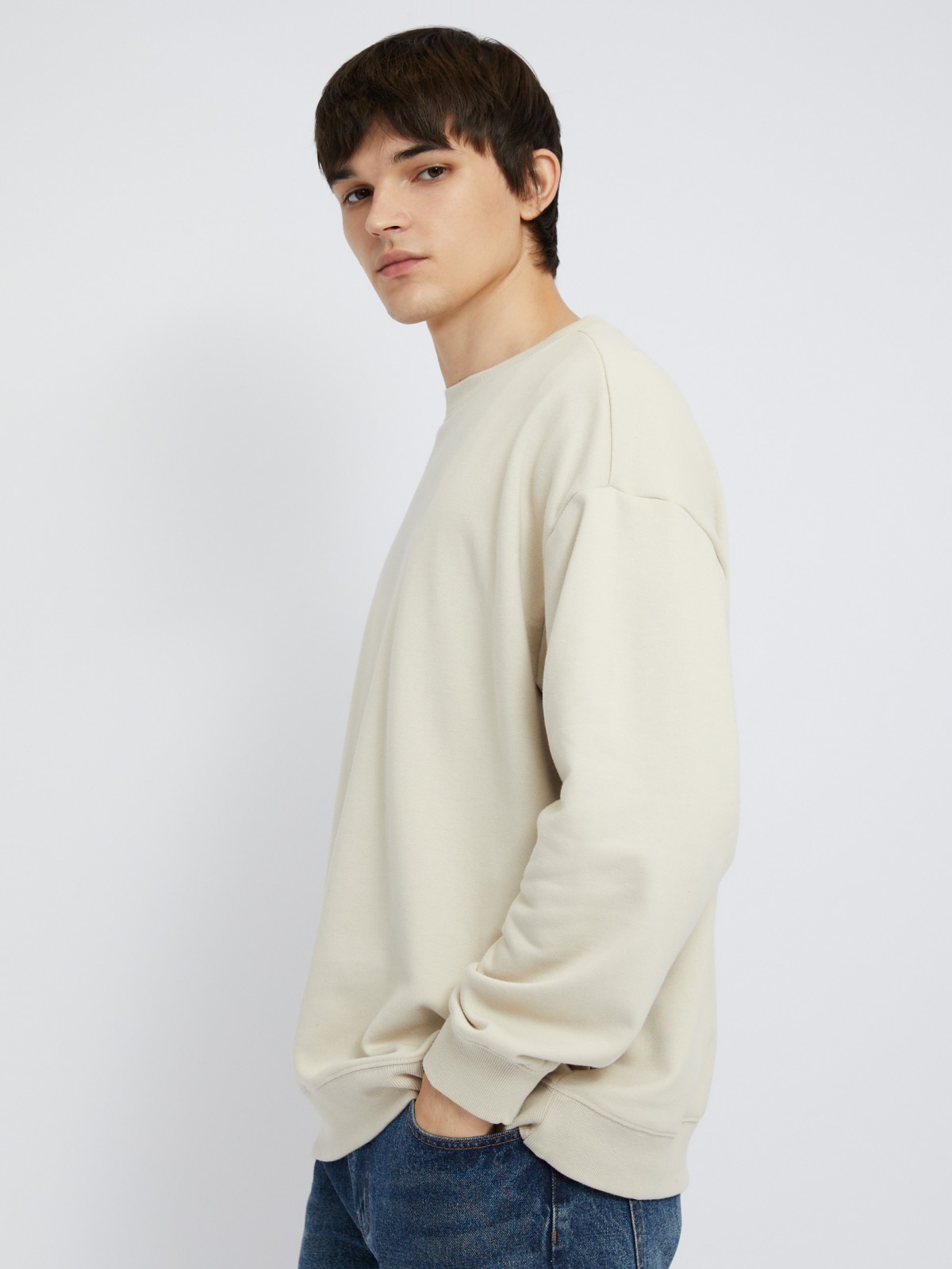 Однотонный оверсайз свитшот с длинным рукавом