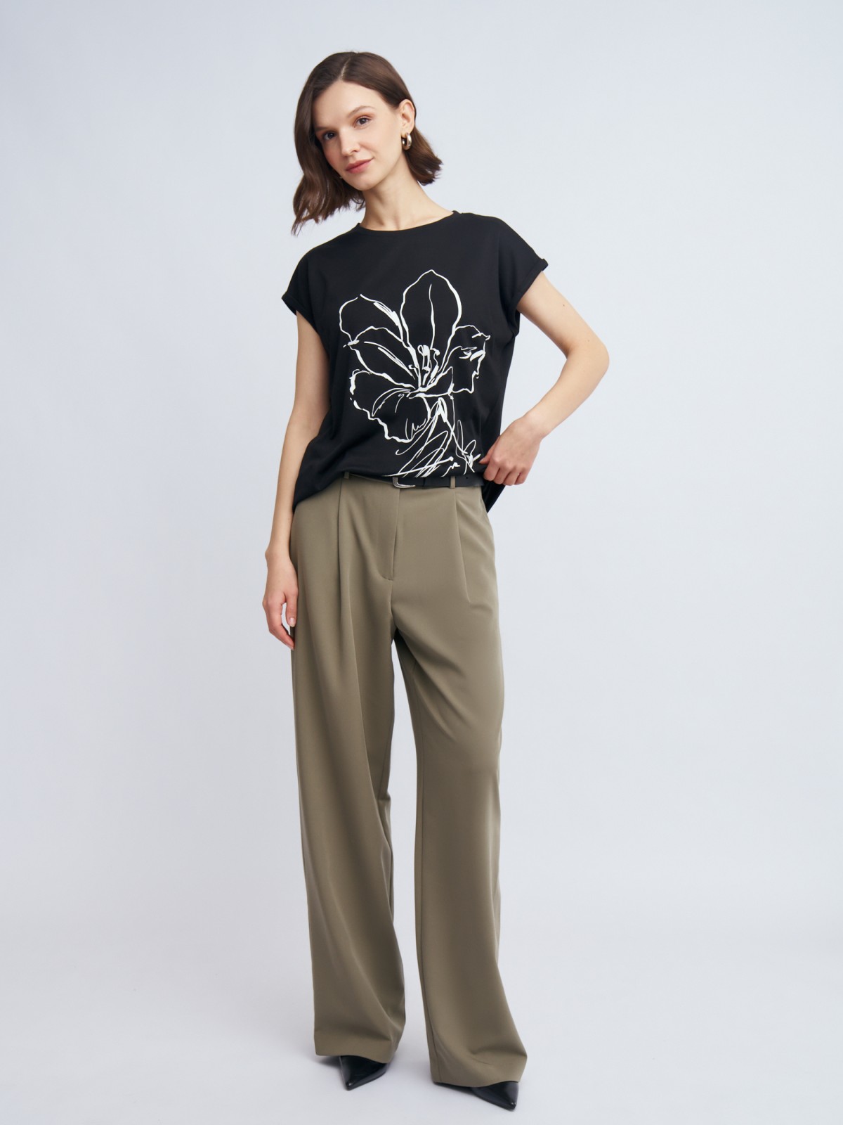 Трикотажная футболка с цветочным принтом