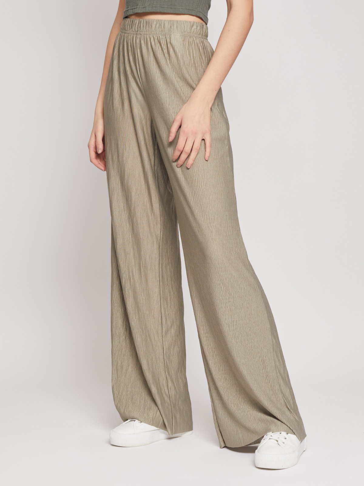 Брюки на резинке из фактурного трикотажа