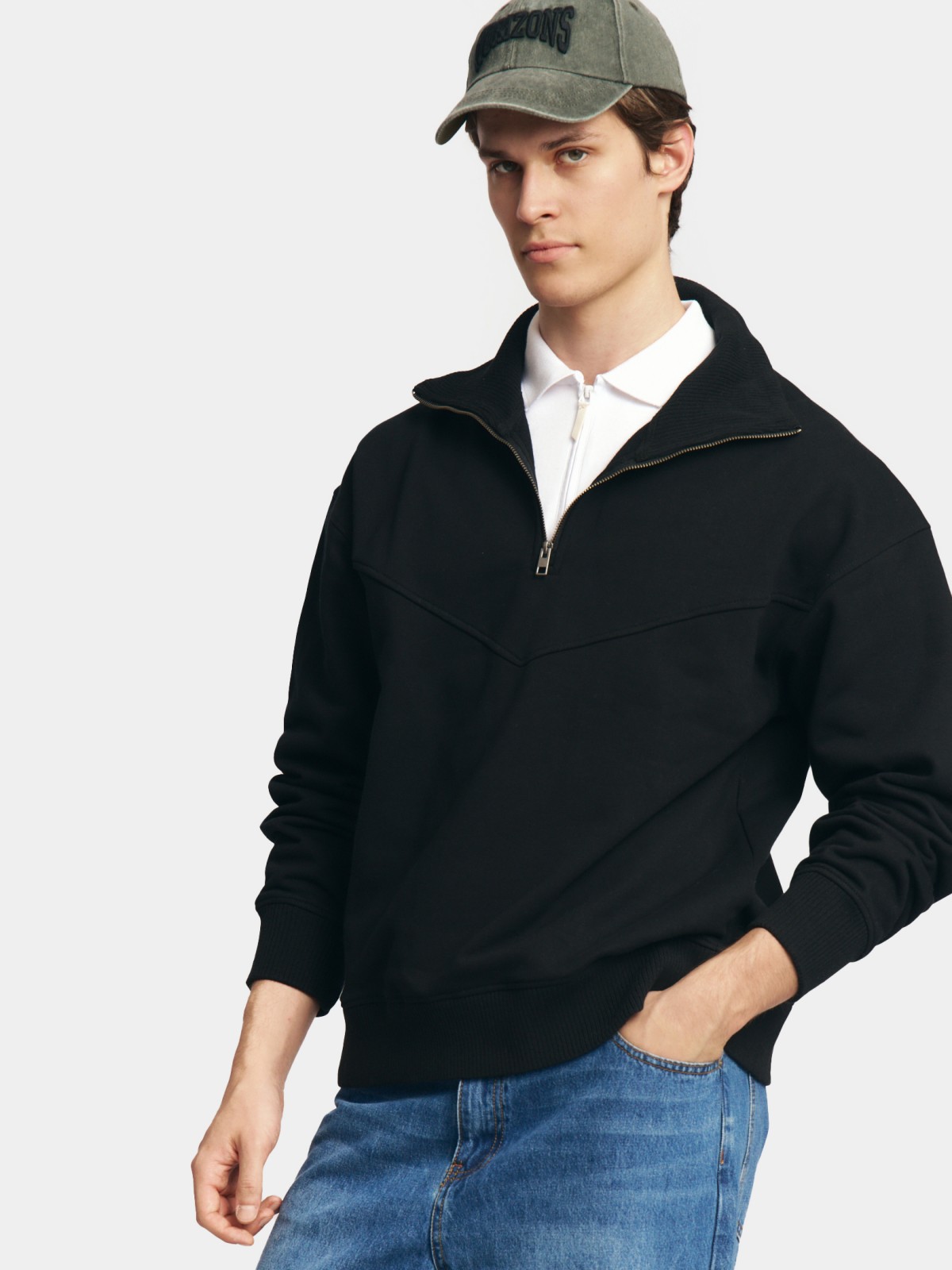 Однотонный оверсайз свитшот с воротником-стойкой