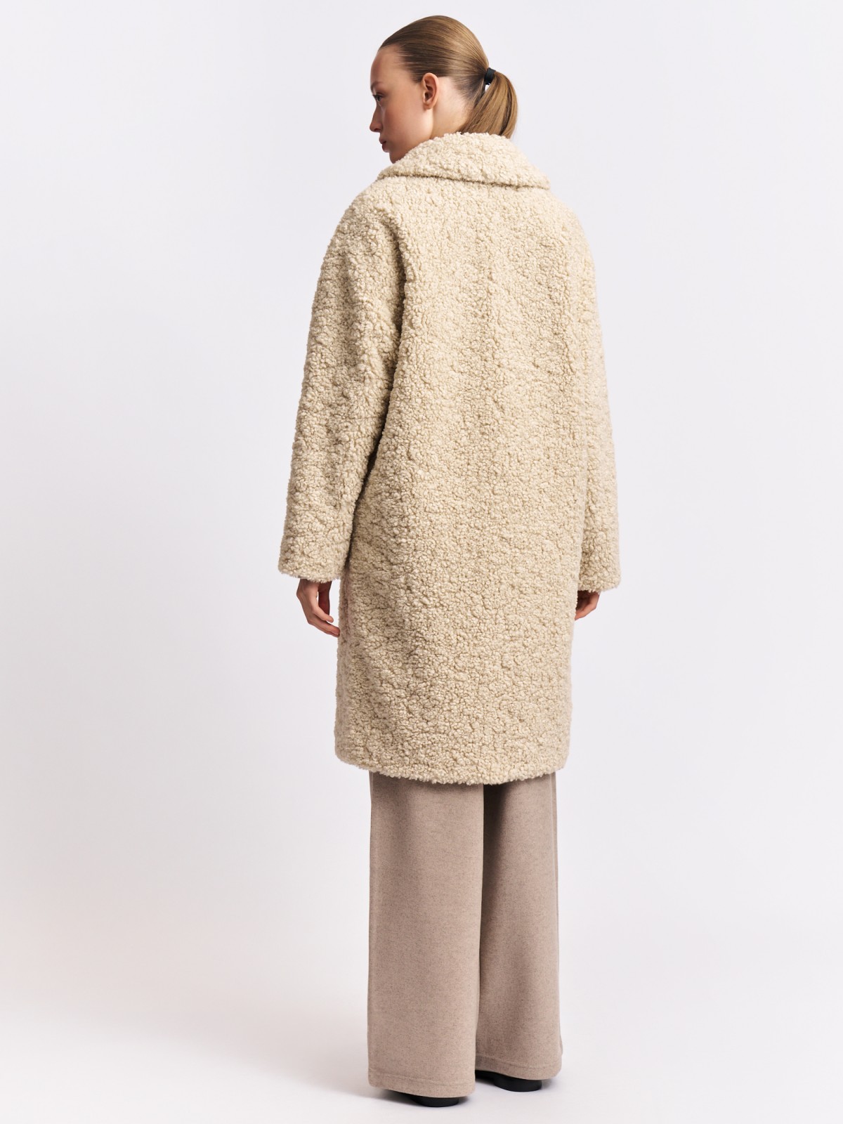 Длинное пальто-шуба из экомеха