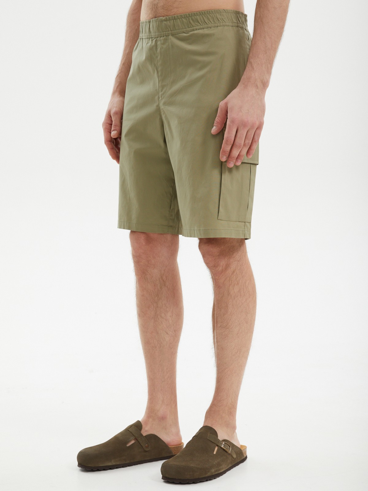 Шорты на резинке с карманами карго