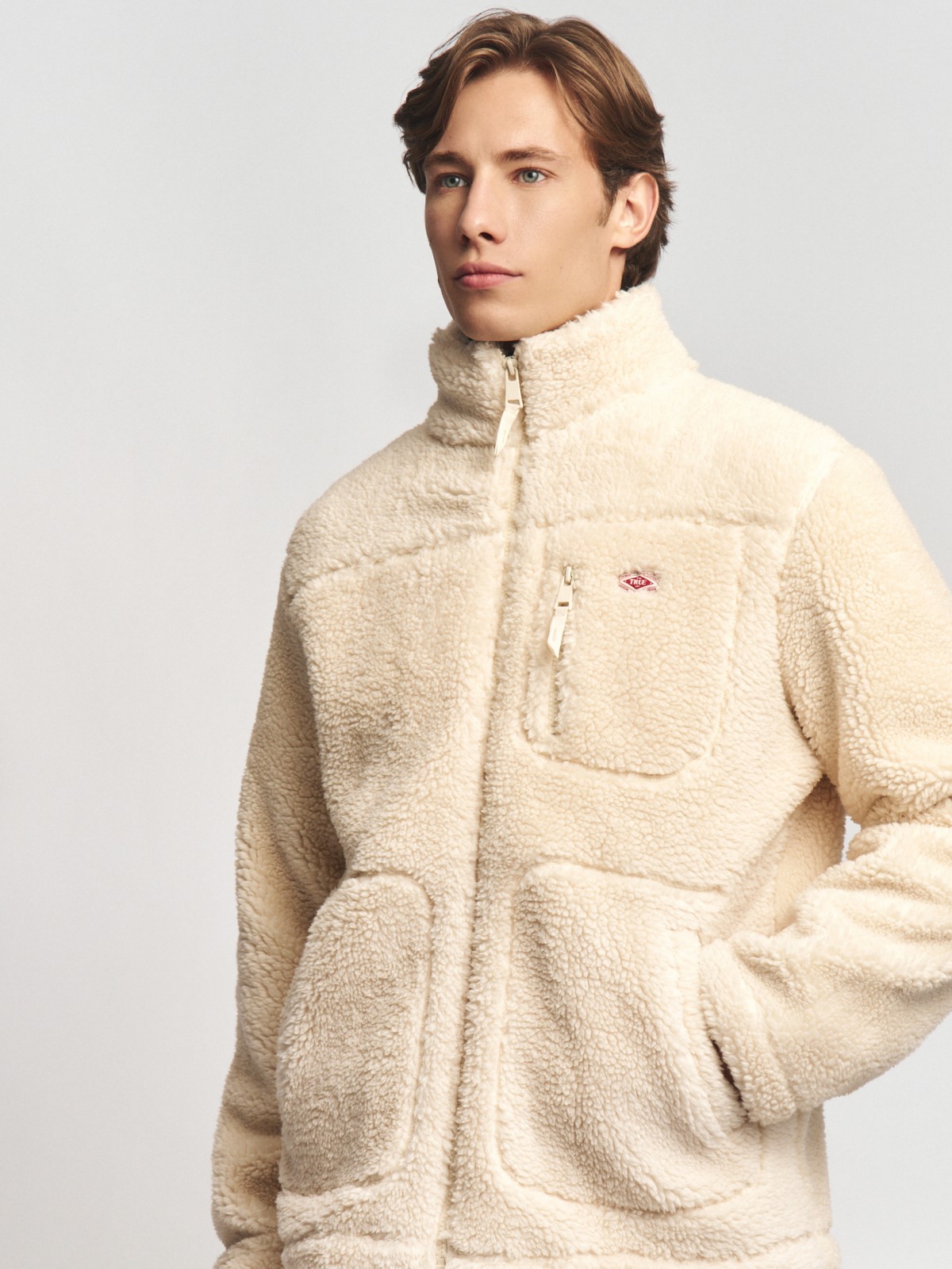 Утеплённая толстовка из экомеха с горлом