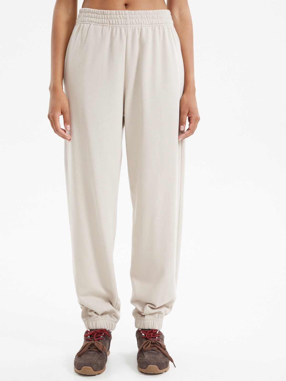 Утеплённые брюки-джоггеры из хлопка на резинке