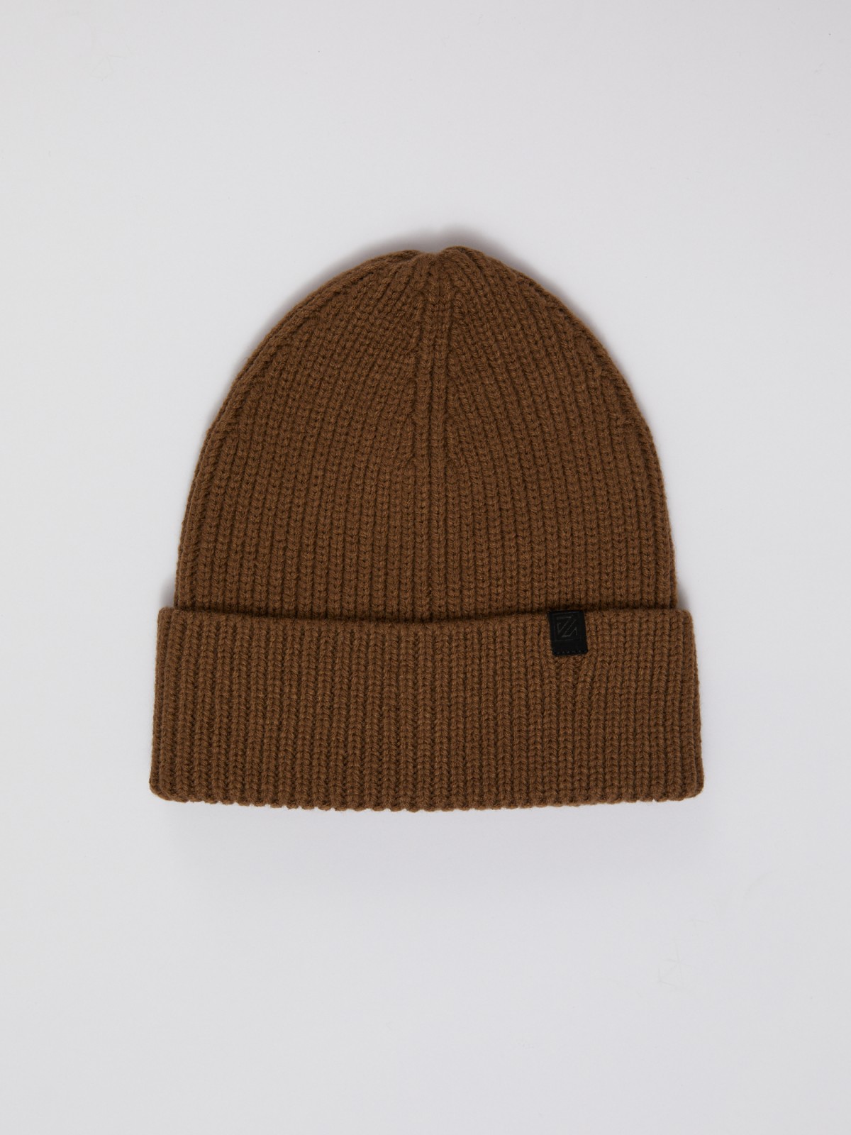 Вязаная шапка-бини из акрила с отворотом 499₽