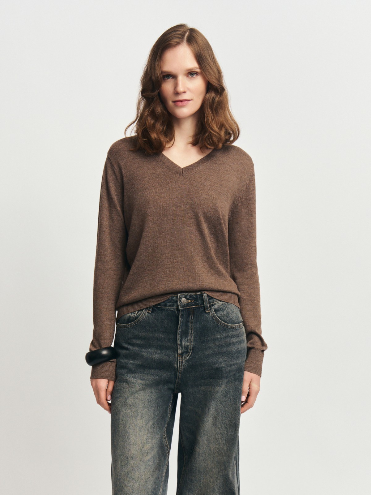 Трикотажный пуловер с вырезом и длинным рукавом