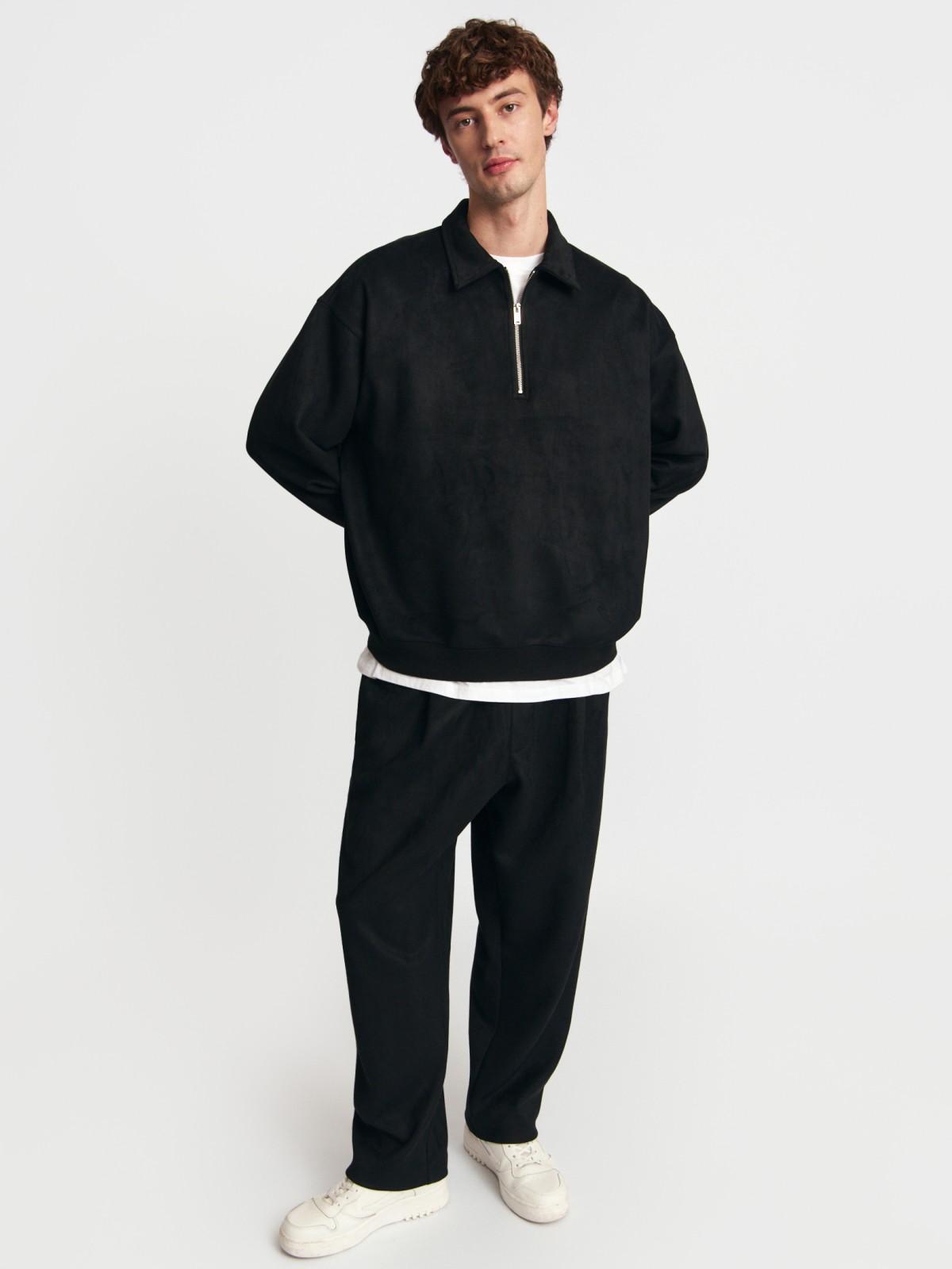 Брюки-джоггеры из экозамши