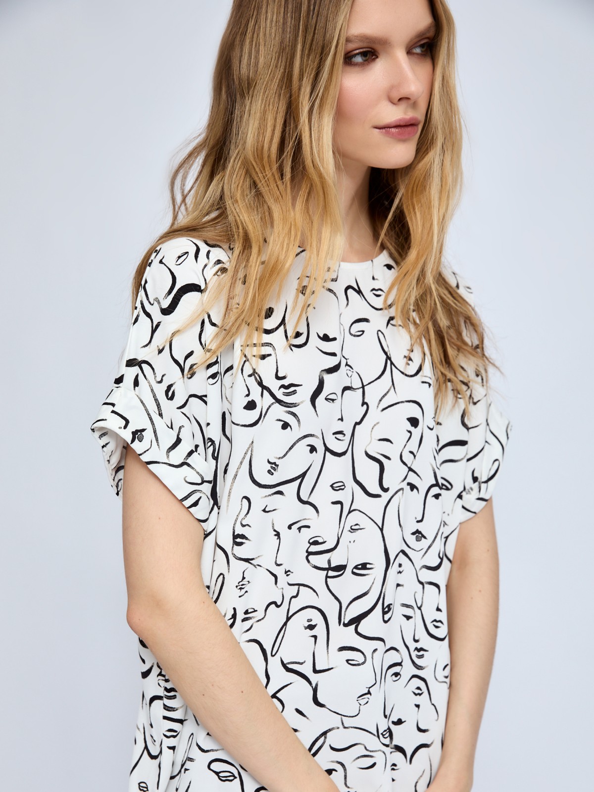 Блузка с коротким рукавом и принтом