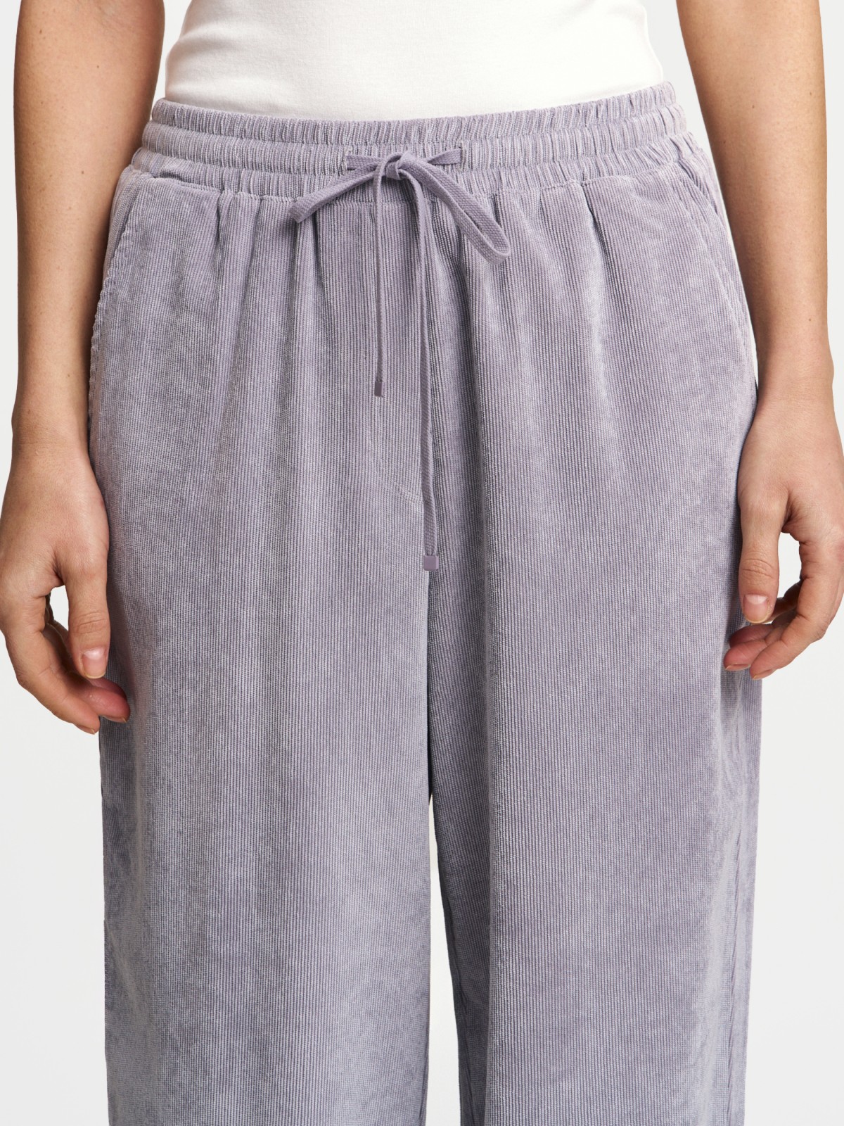 Вельветовые брюки-джоггеры на резинке