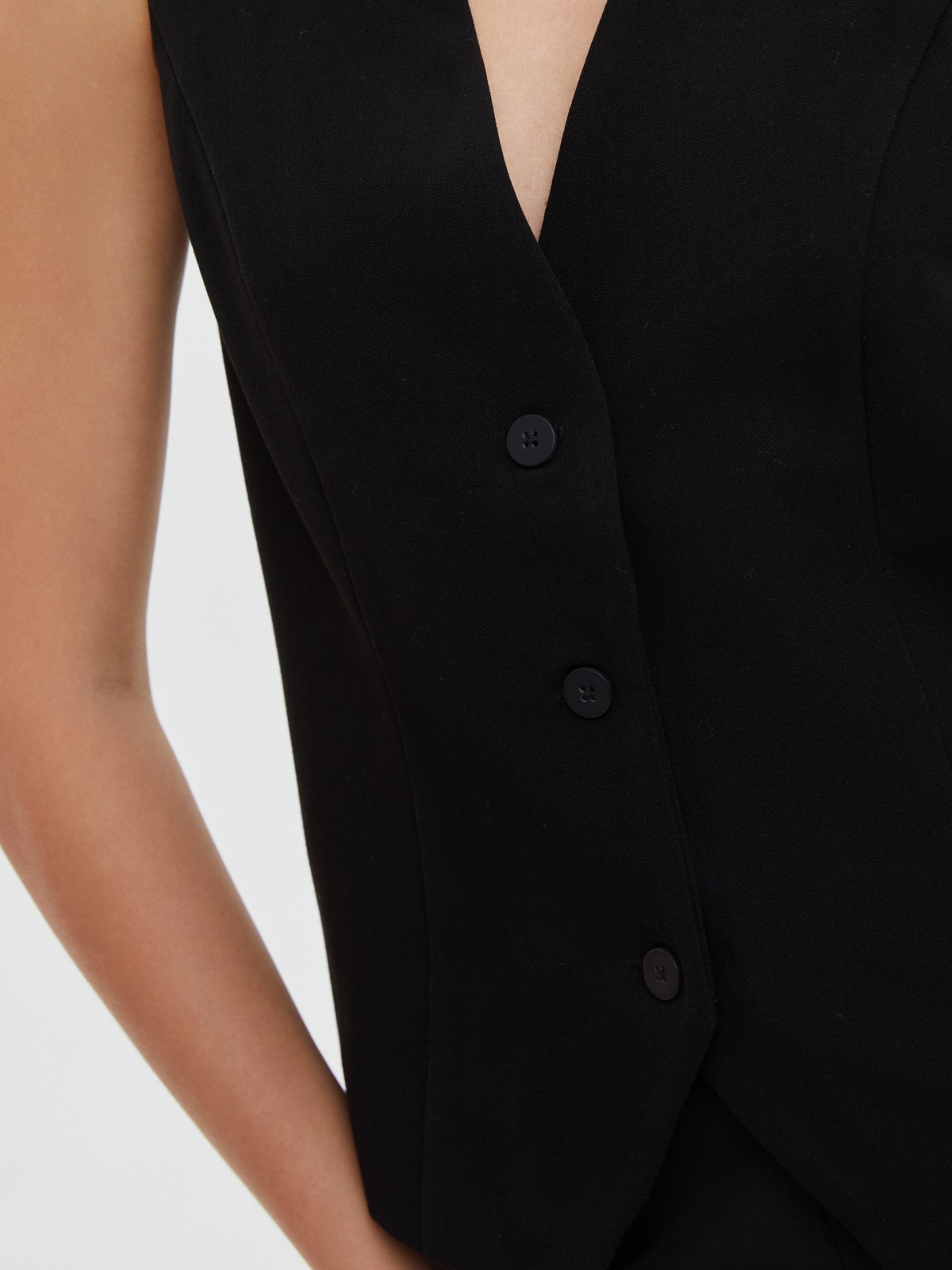 Классический жилет на пуговицах