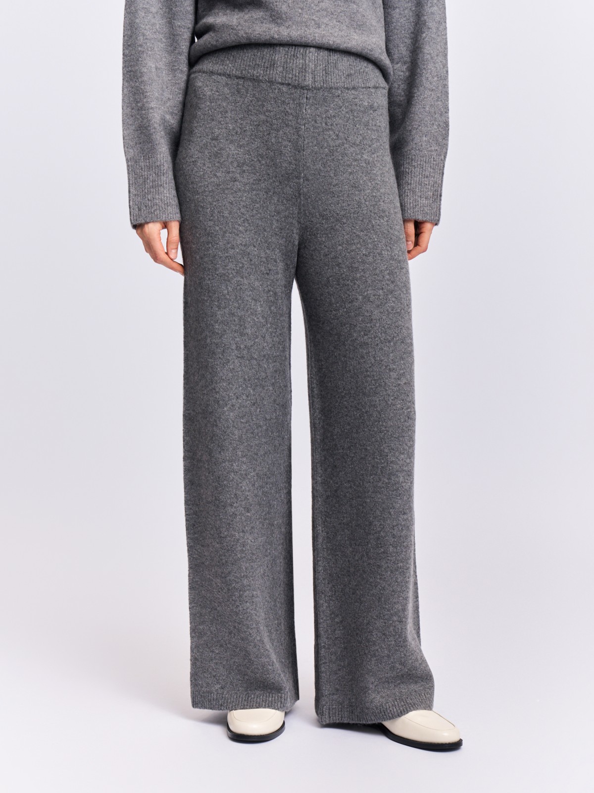 Вязаные брюки на резинке с шерстью