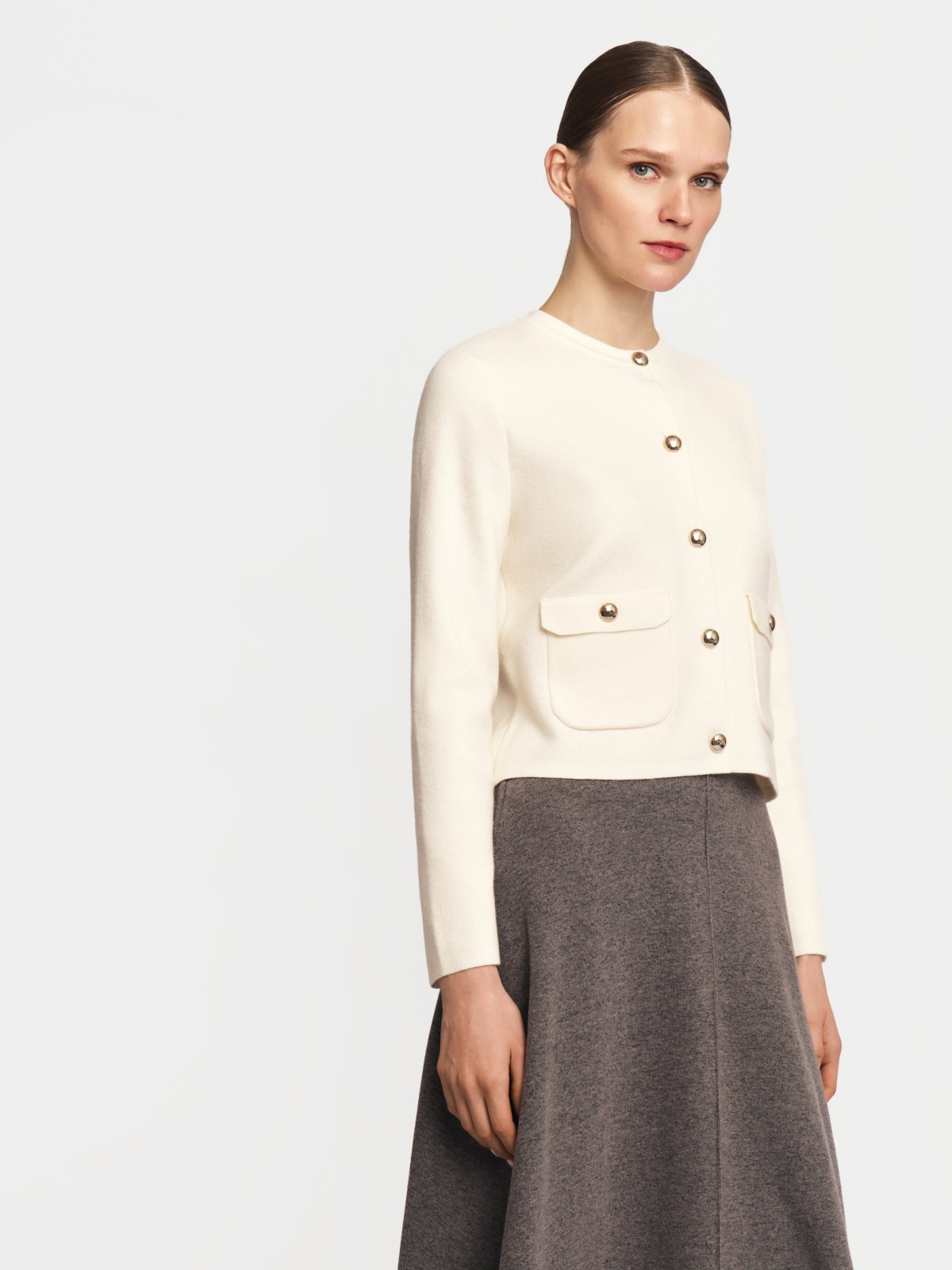 Короткий кардиган-жакет на пуговицах