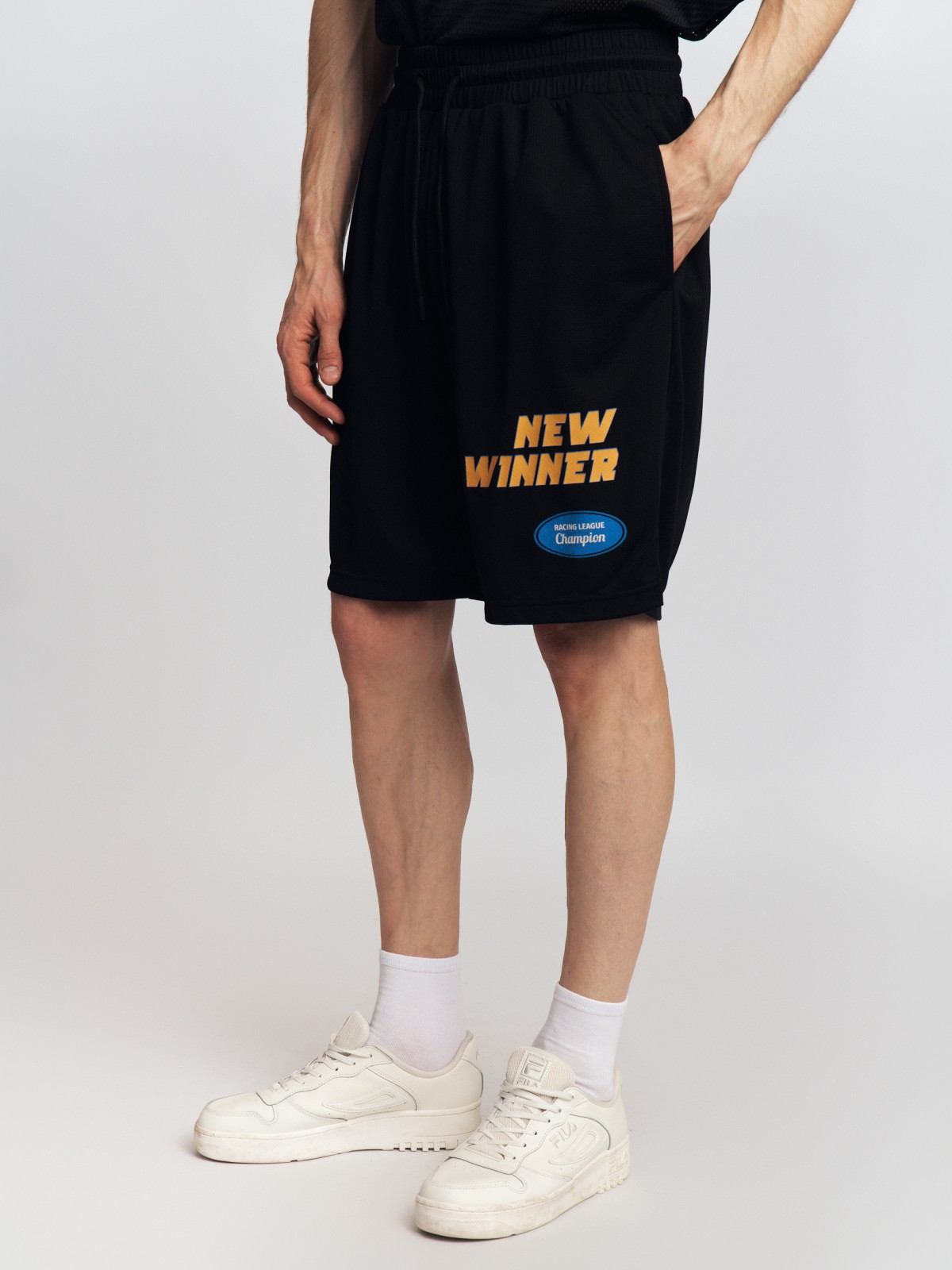 Трикотажные шорты на резинке