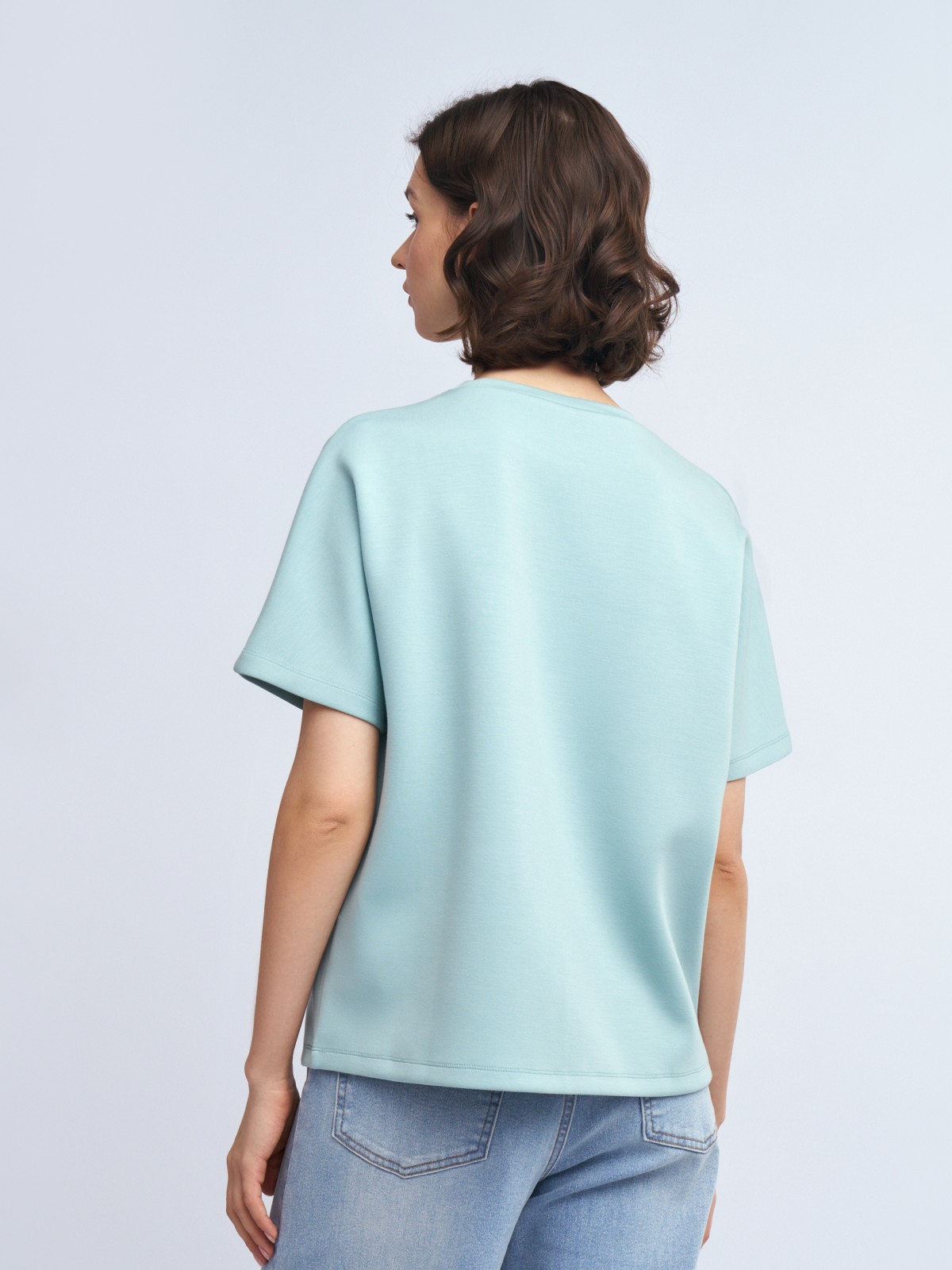 Блузка-футболка из неопрена с принтом-надписью