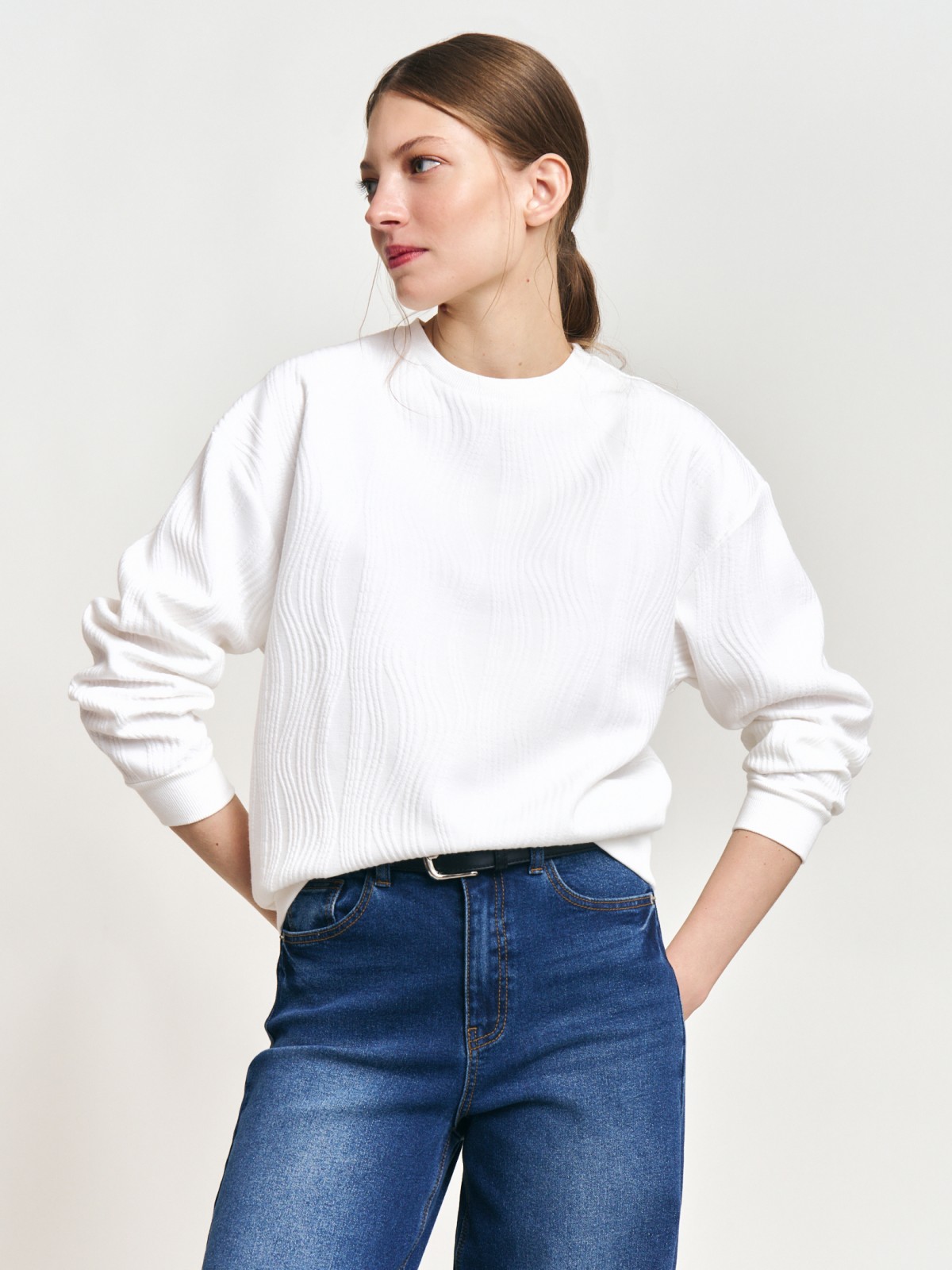 Трикотажный свитшот с фактурным узором