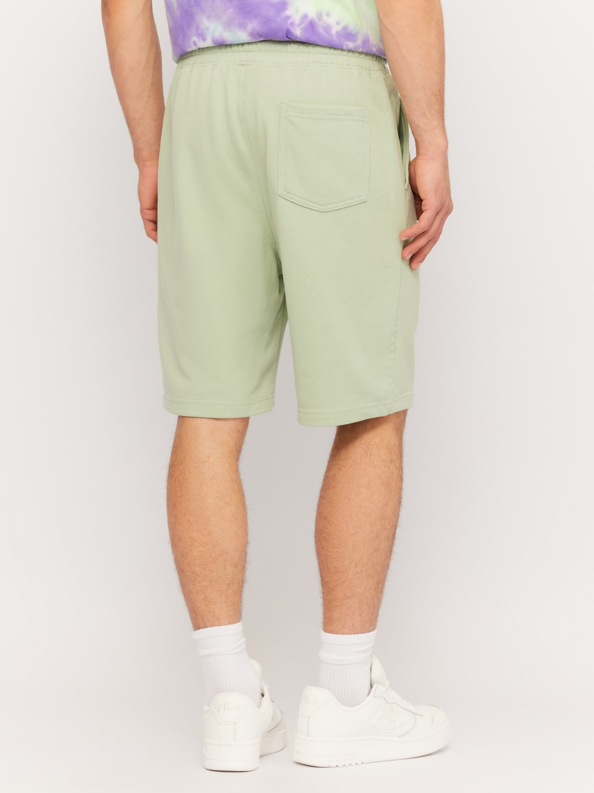 Трикотажные шорты на резинке