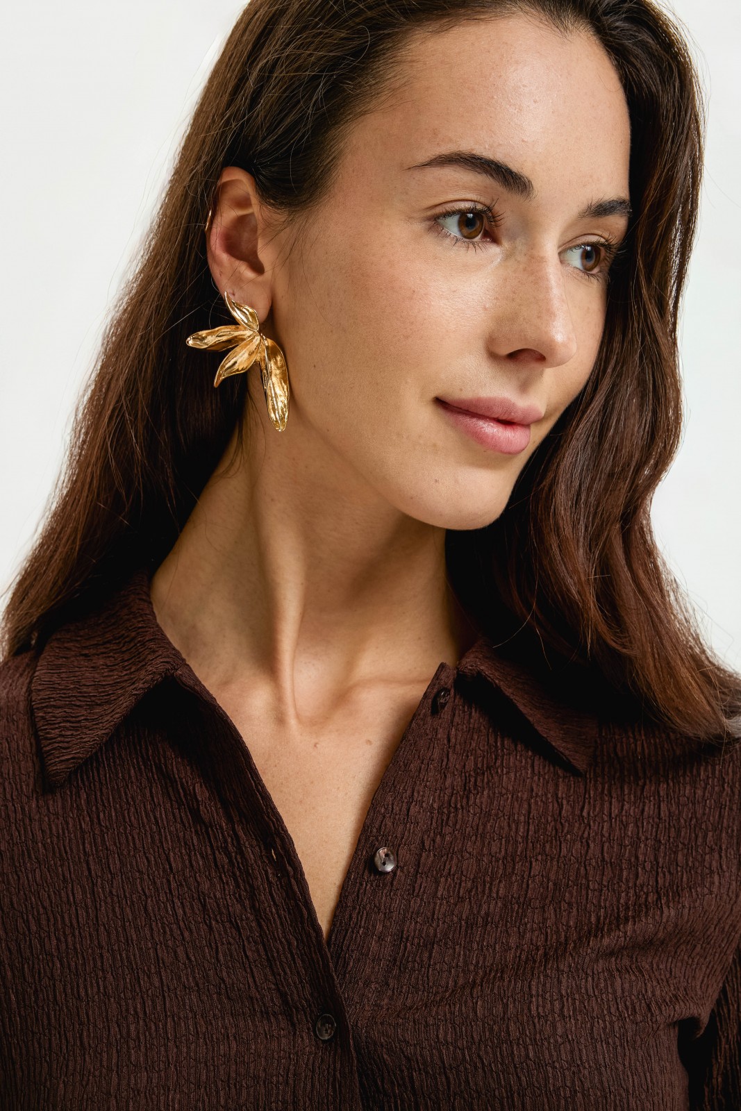 Прилегающая рубашка с отложным воротником