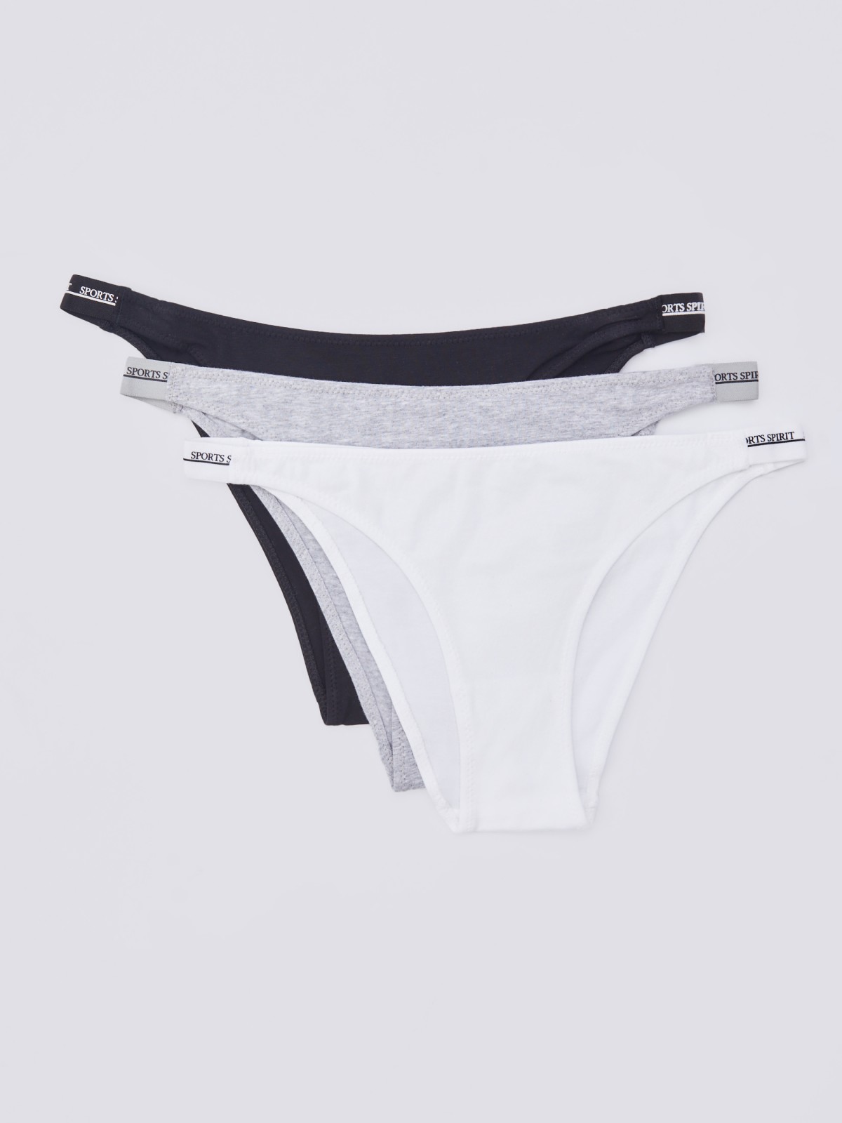 Набор трусов 3 шт в комплекте 499₽