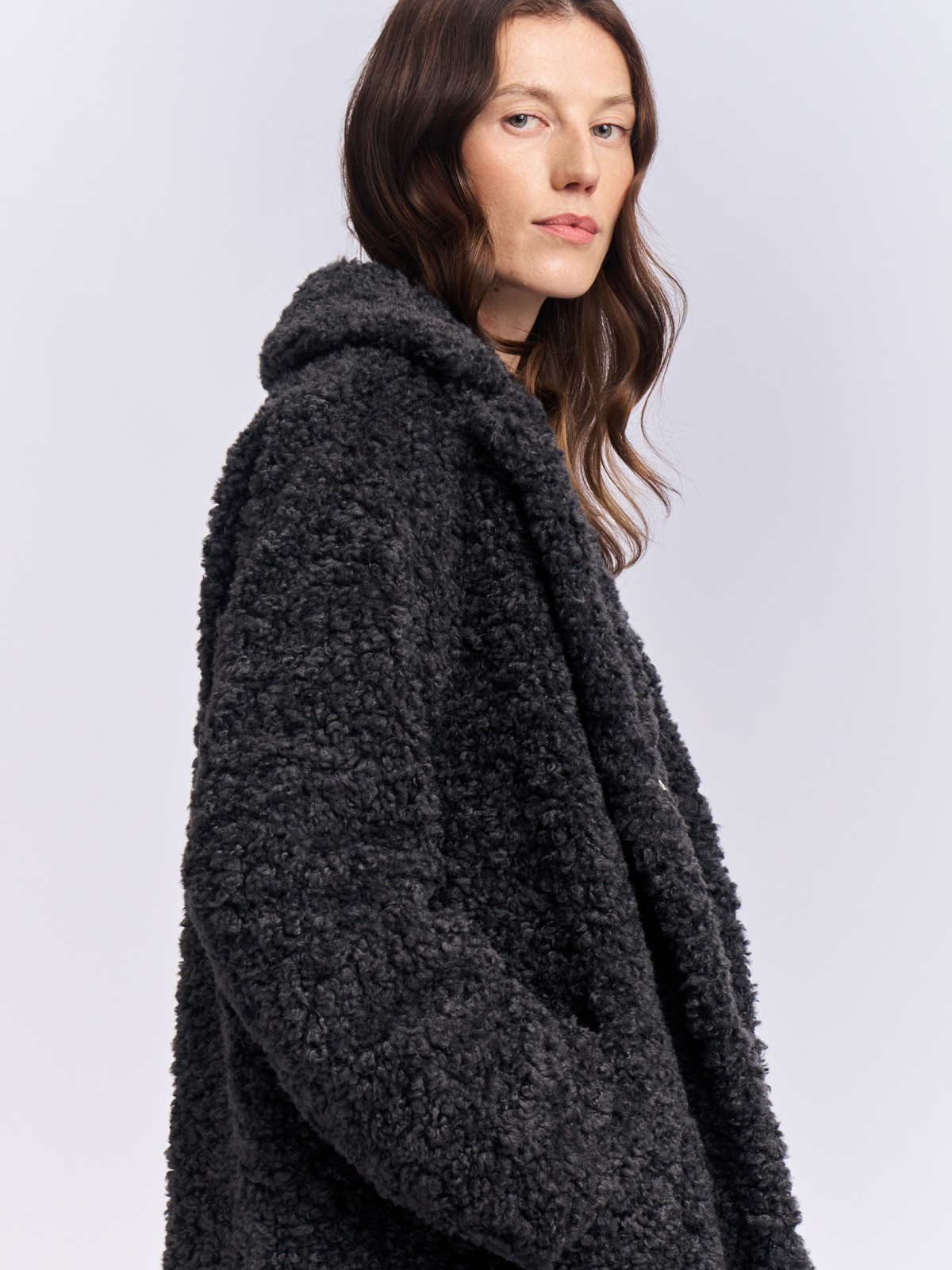 Длинное пальто-шуба из экомеха